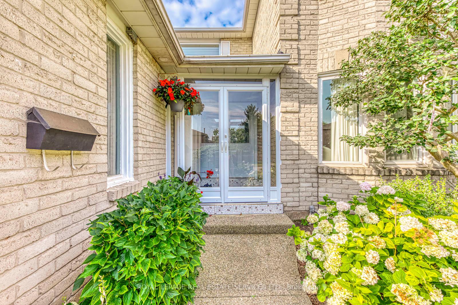 Photo 4 of 259 Martindale Avenue, Oakville, College Park — HOMEH