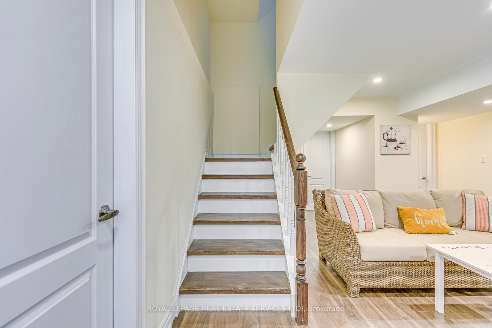 Photo 5 of 259 Martindale Avenue, Oakville, College Park — HOMEH