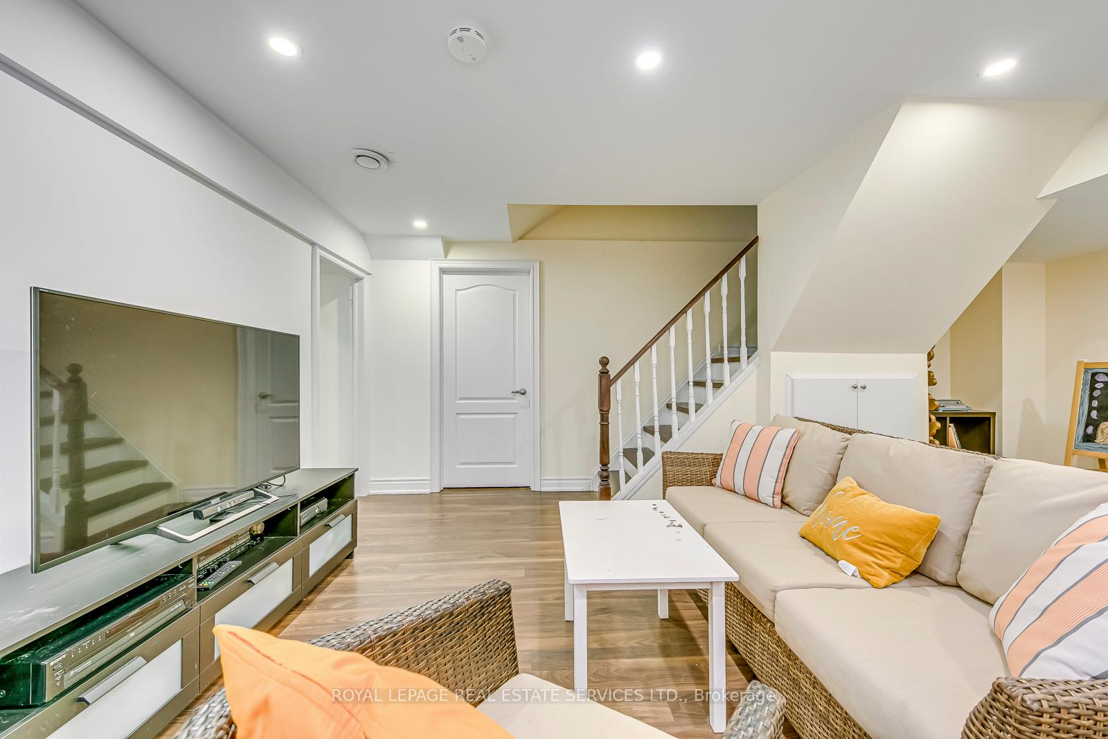 Photo 7 of 259 Martindale Avenue, Oakville, College Park — HOMEH