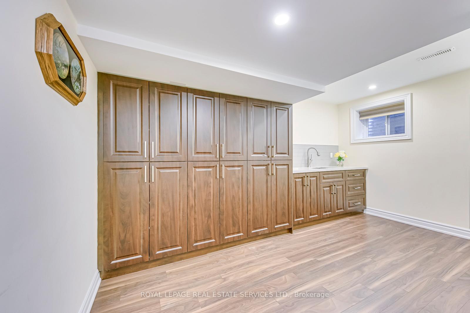Photo 10 of 259 Martindale Avenue, Oakville, College Park — HOMEH
