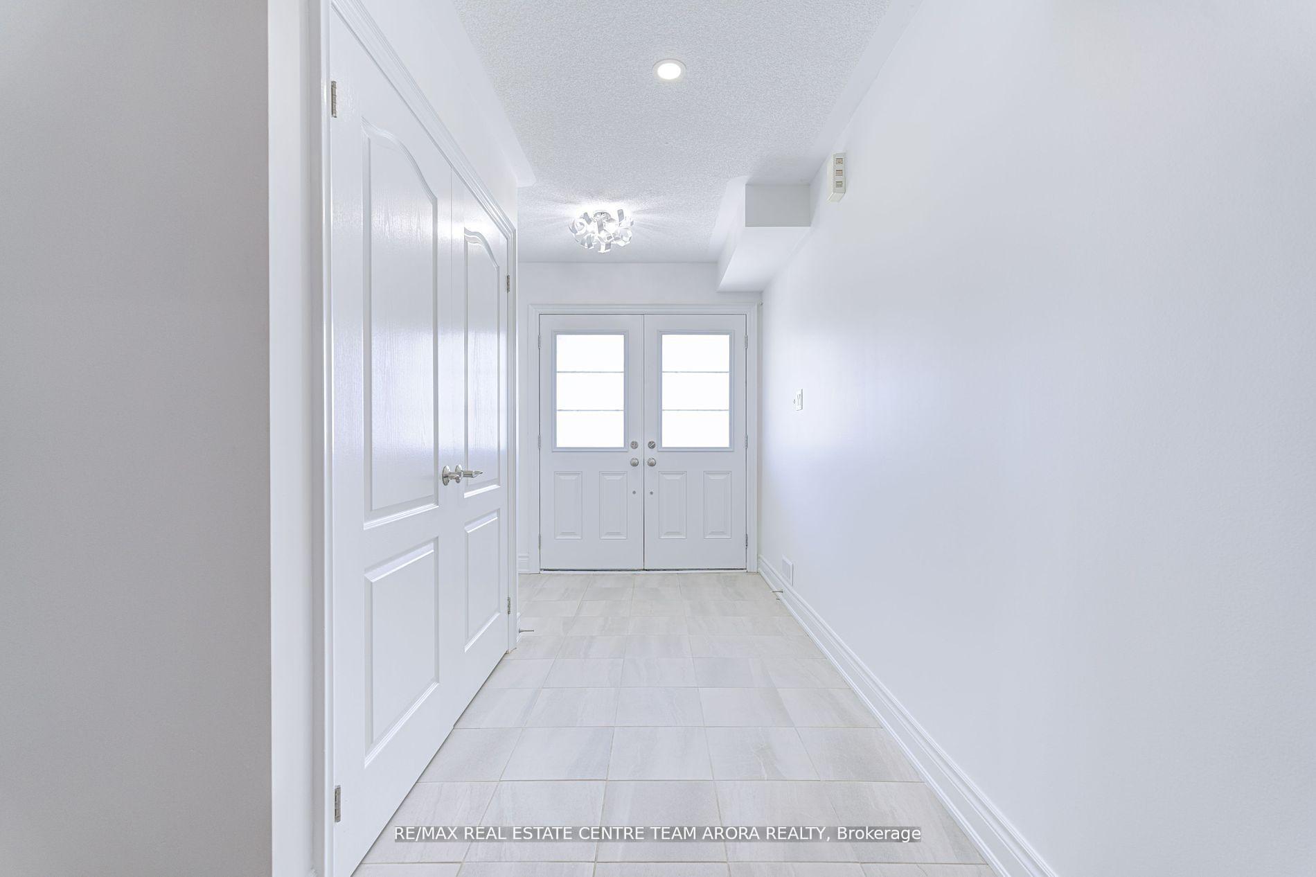 Photo 4 of 8585 Financial Drive, Brampton, Bram West — HOMEH