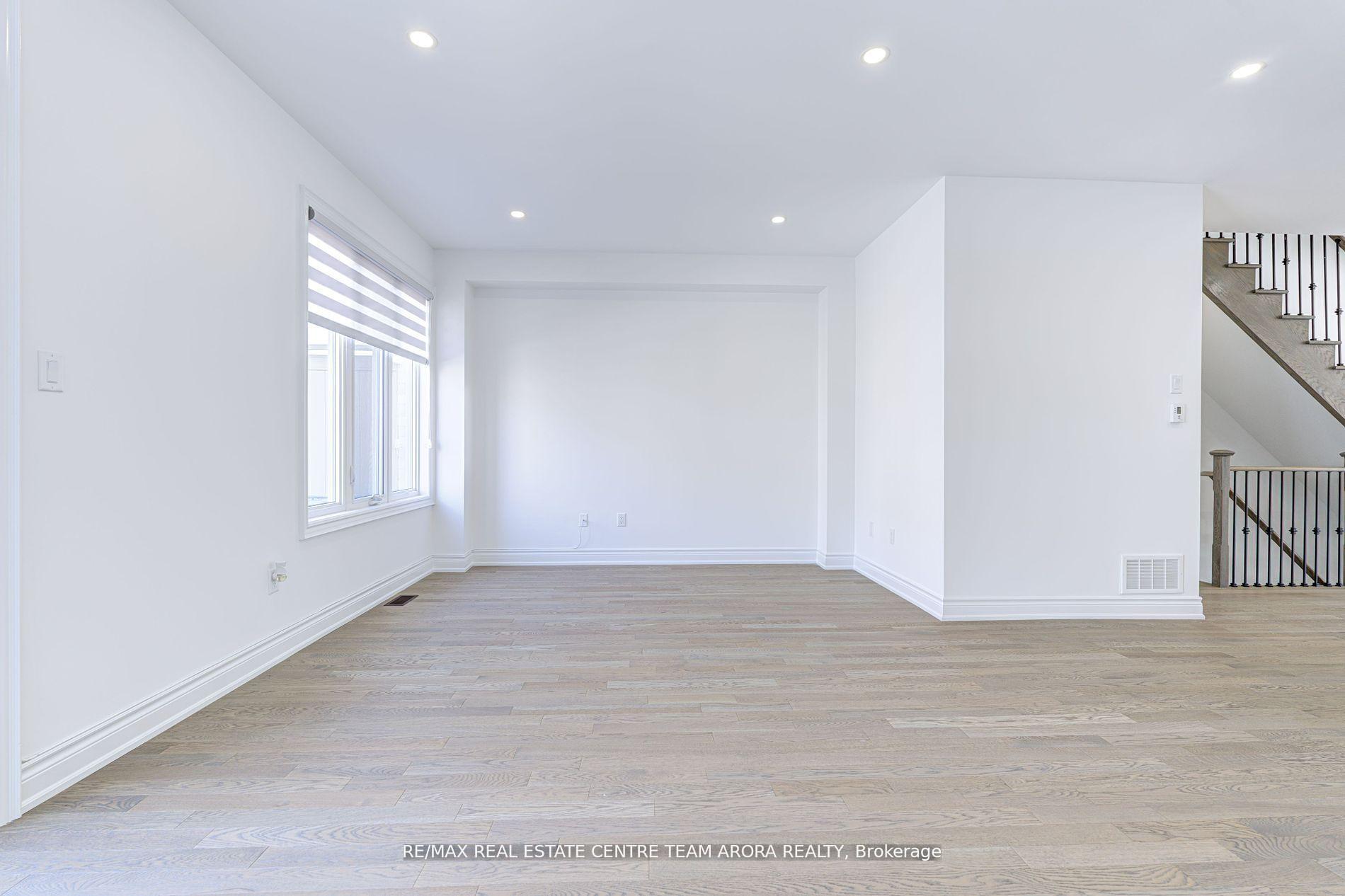 Photo 7 of 8585 Financial Drive, Brampton, Bram West — HOMEH