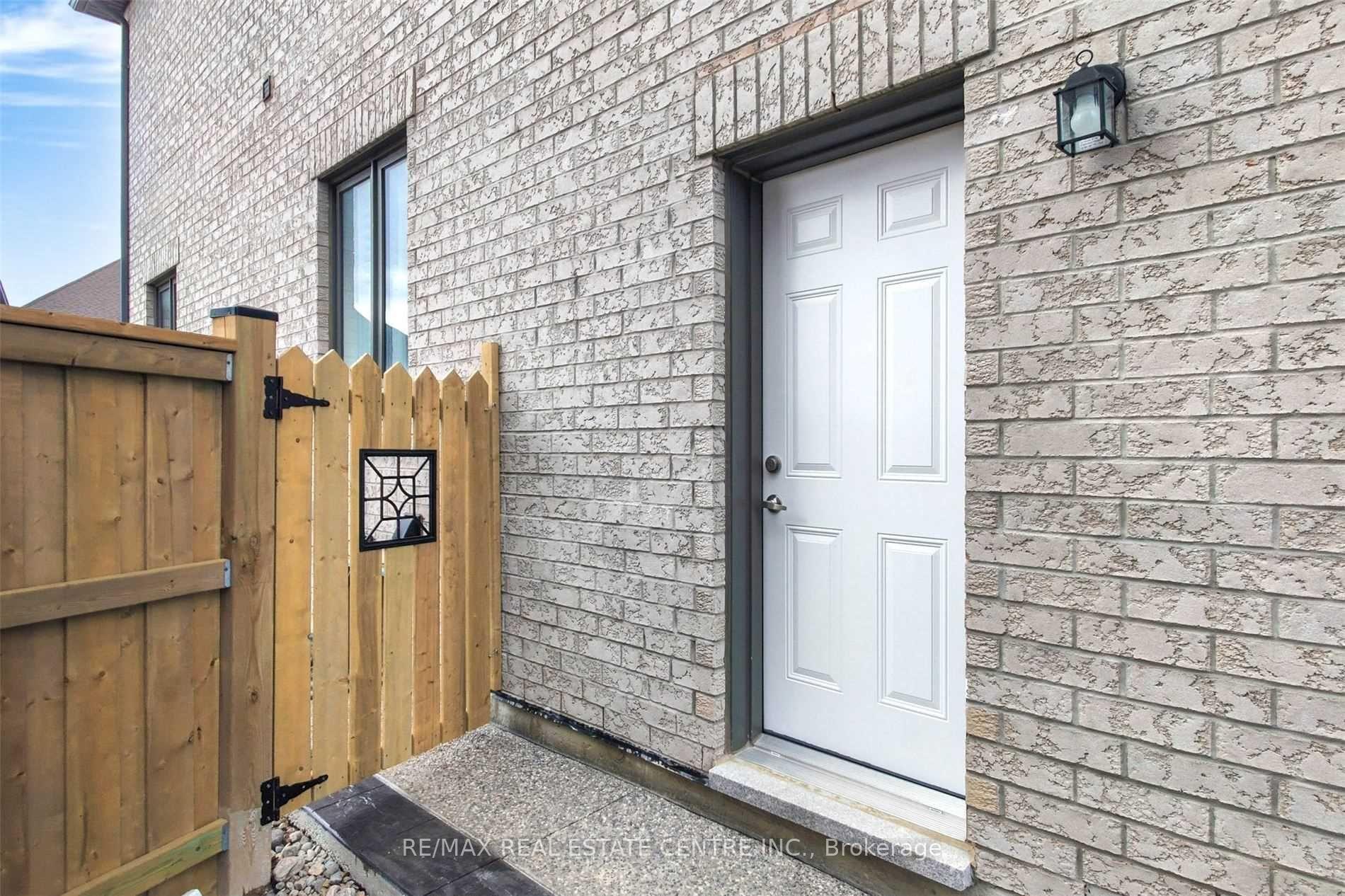 Photo 2 of 117 Dolobram (Basement) Trail, Brampton, Northwest Brampton — HOMEH