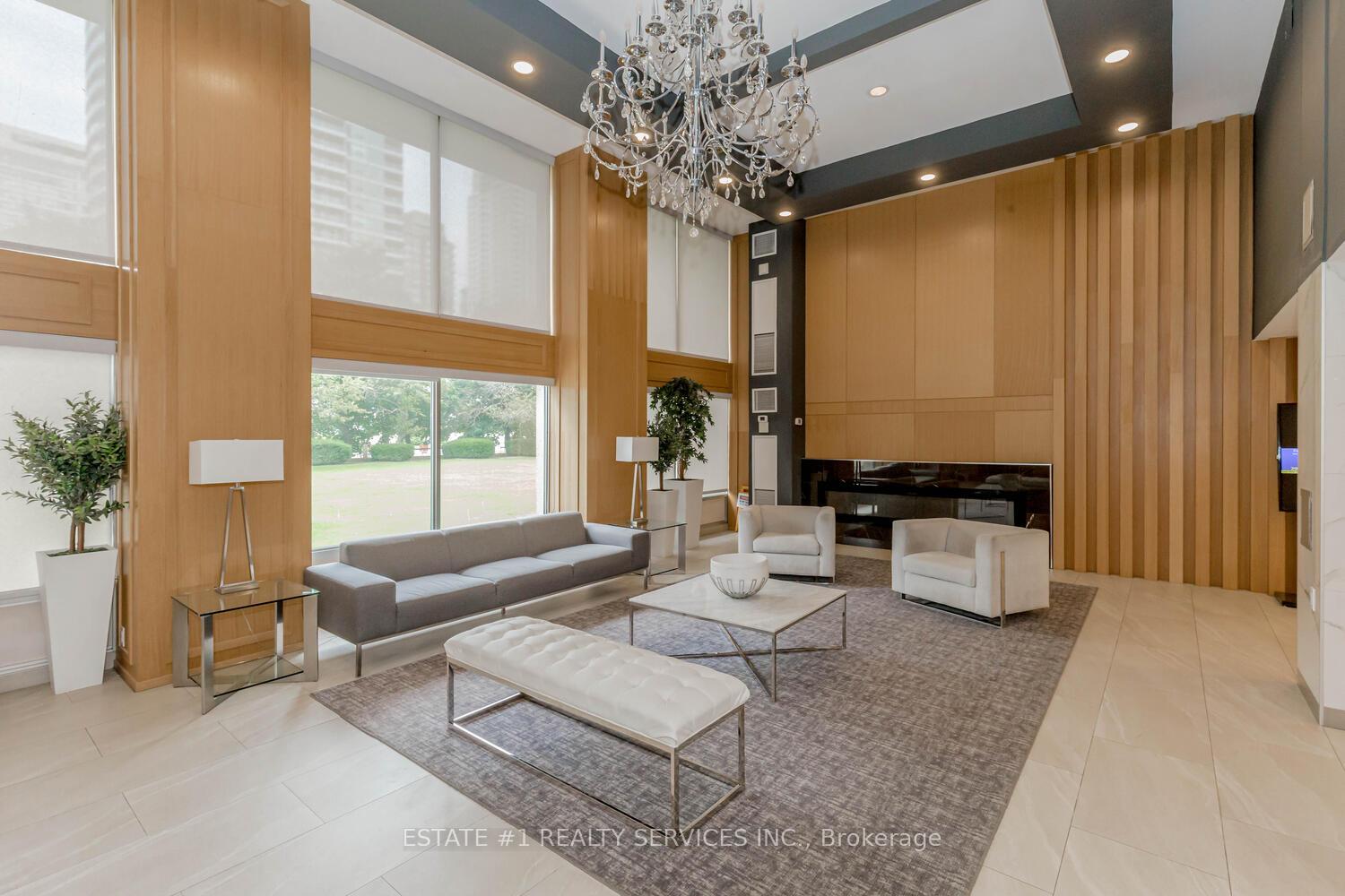 Photo 4 of Unit 802, 3590 Kaneff Crescent, Mississauga, Mississauga Valleys — HOMEH