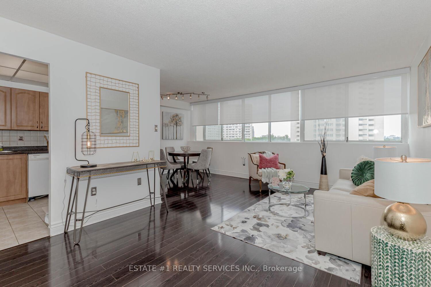 Photo 8 of Unit 802, 3590 Kaneff Crescent, Mississauga, Mississauga Valleys — HOMEH