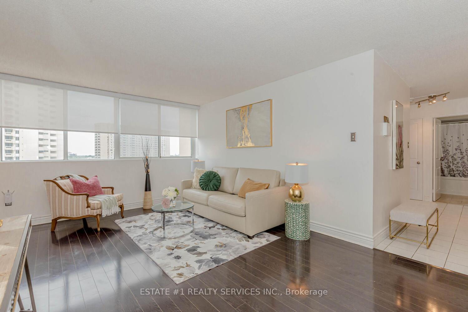 Photo 9 of Unit 802, 3590 Kaneff Crescent, Mississauga, Mississauga Valleys — HOMEH