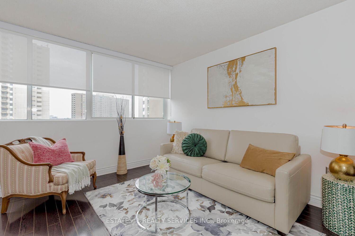 Photo 11 of Unit 802, 3590 Kaneff Crescent, Mississauga, Mississauga Valleys — HOMEH
