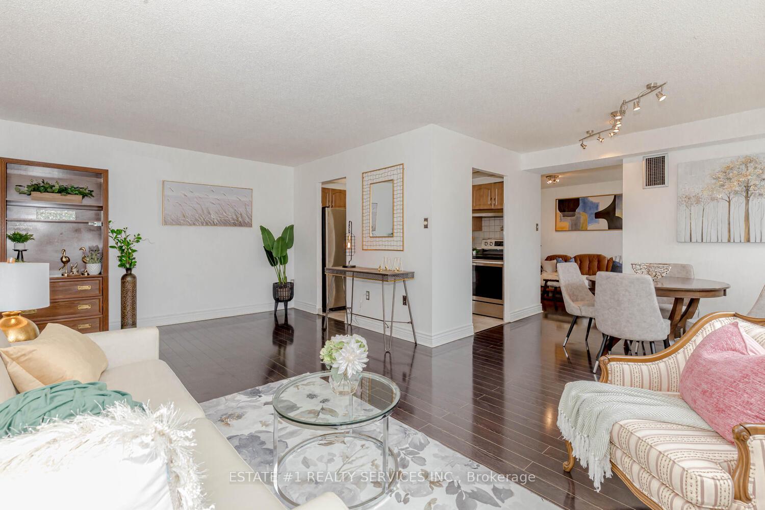 Photo 14 of Unit 802, 3590 Kaneff Crescent, Mississauga, Mississauga Valleys — HOMEH