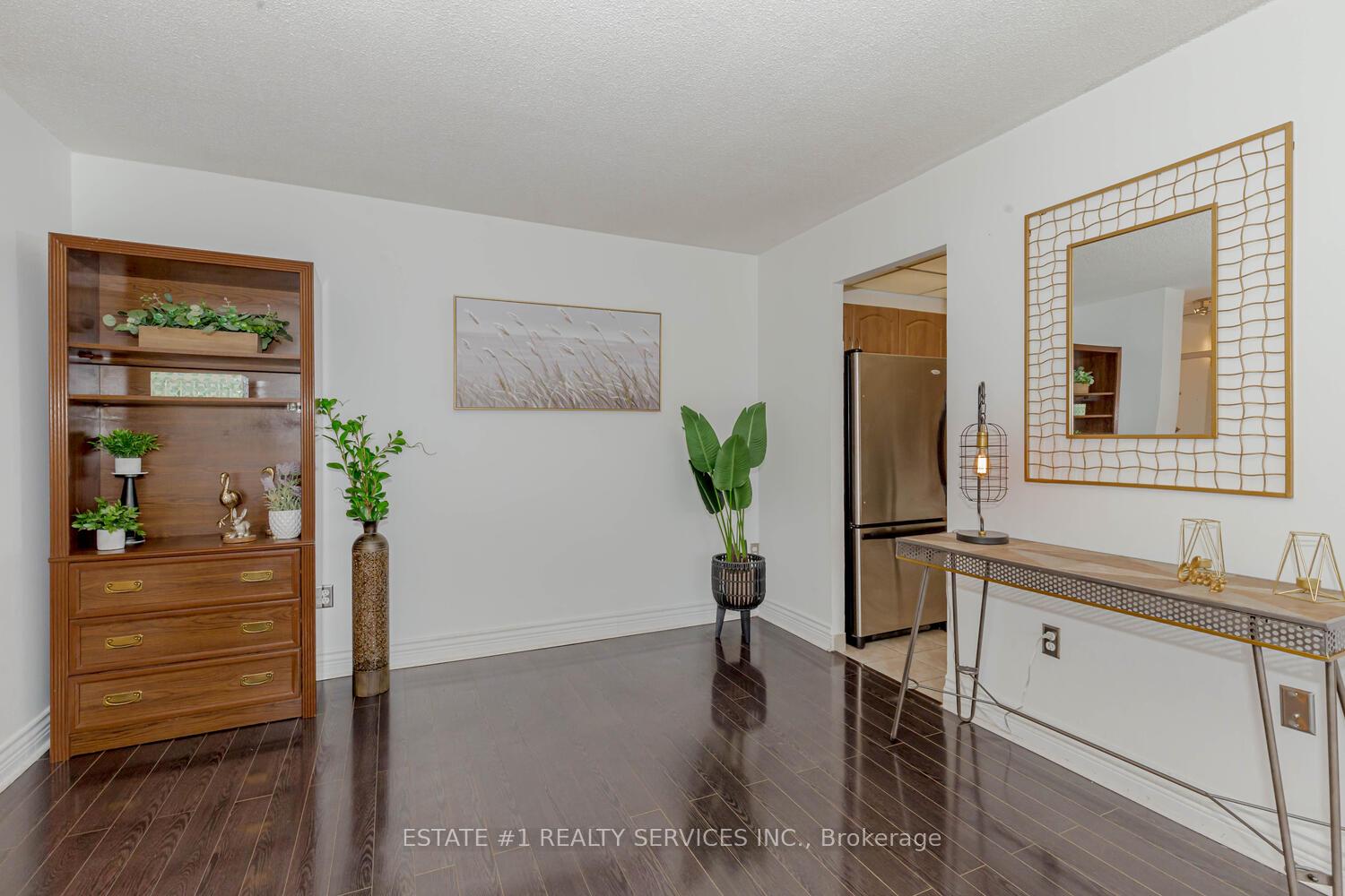 Photo 15 of Unit 802, 3590 Kaneff Crescent, Mississauga, Mississauga Valleys — HOMEH