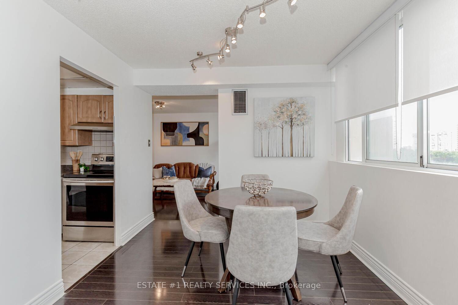 Photo 16 of Unit 802, 3590 Kaneff Crescent, Mississauga, Mississauga Valleys — HOMEH