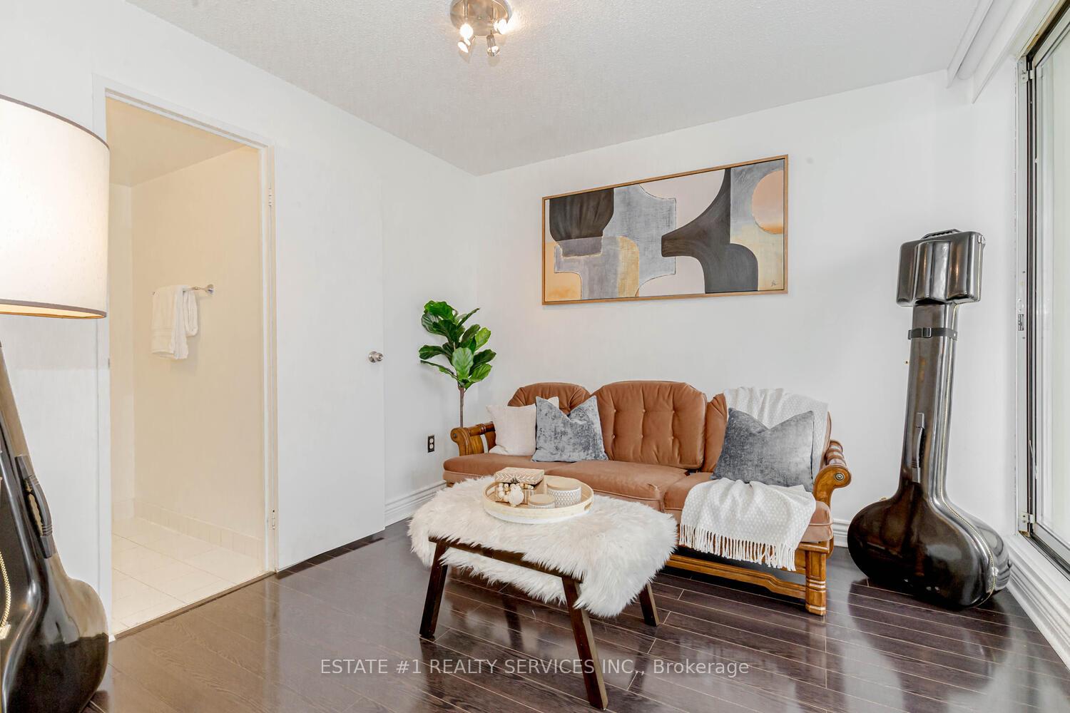 Photo 21 of Unit 802, 3590 Kaneff Crescent, Mississauga, Mississauga Valleys — HOMEH
