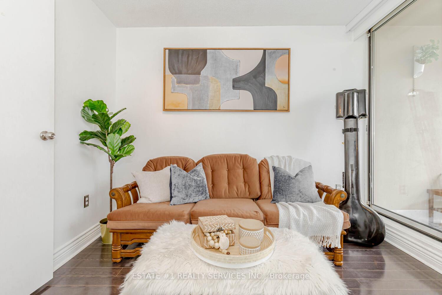 Photo 22 of Unit 802, 3590 Kaneff Crescent, Mississauga, Mississauga Valleys — HOMEH