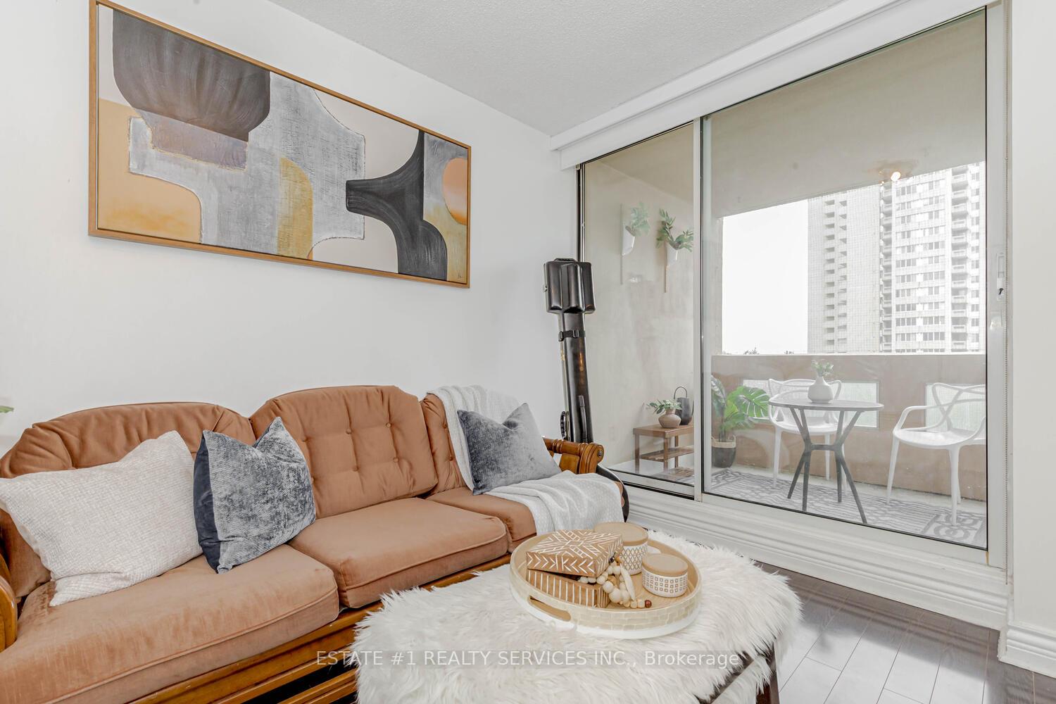 Photo 23 of Unit 802, 3590 Kaneff Crescent, Mississauga, Mississauga Valleys — HOMEH