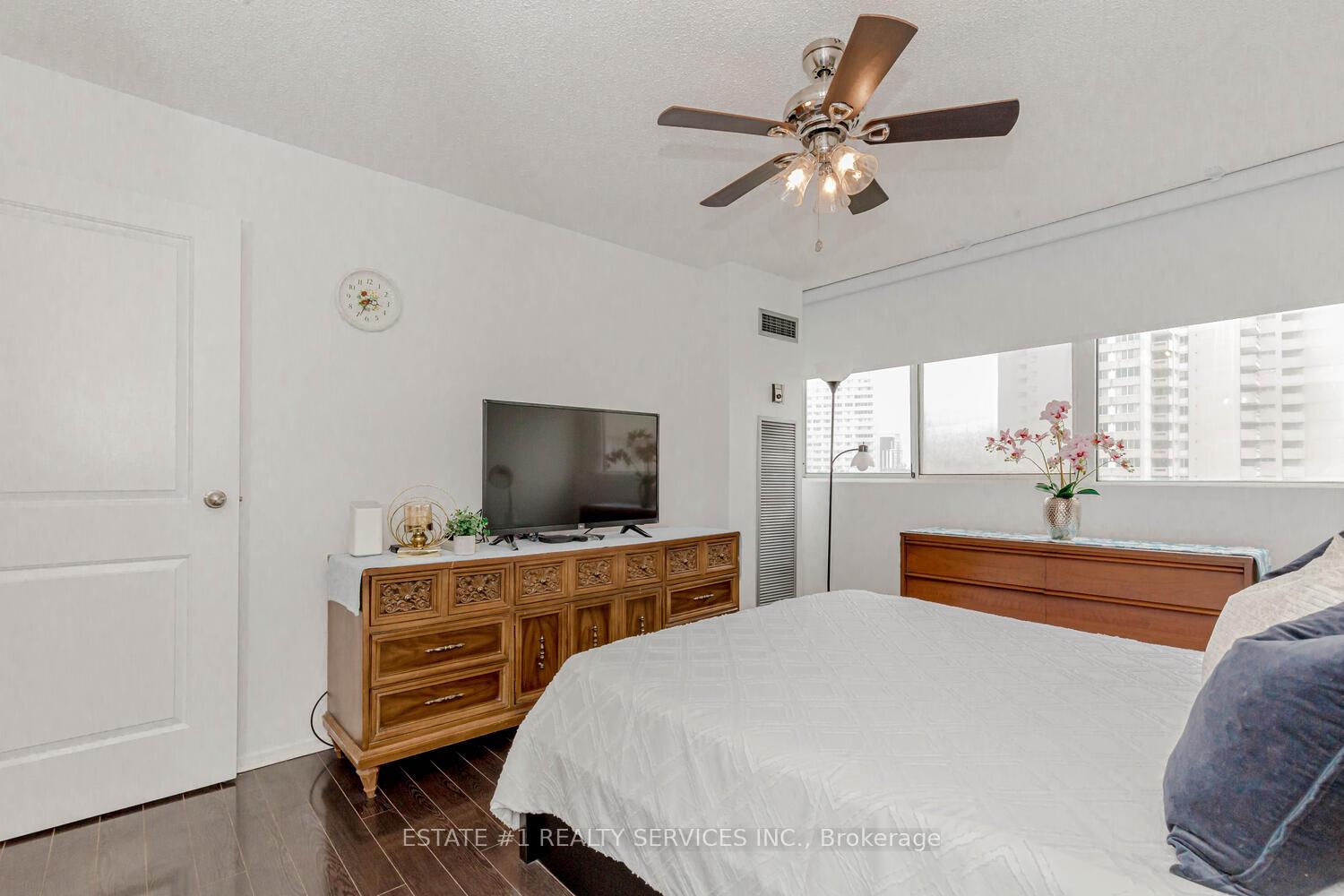 Photo 28 of Unit 802, 3590 Kaneff Crescent, Mississauga, Mississauga Valleys — HOMEH