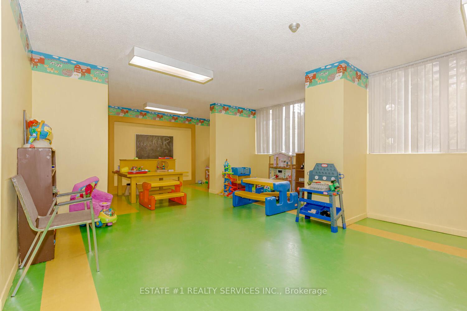 Photo 37 of Unit 802, 3590 Kaneff Crescent, Mississauga, Mississauga Valleys — HOMEH