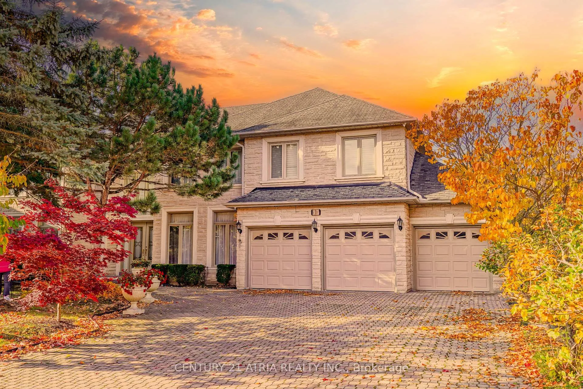 Front of 13 Bayview Forest Lane