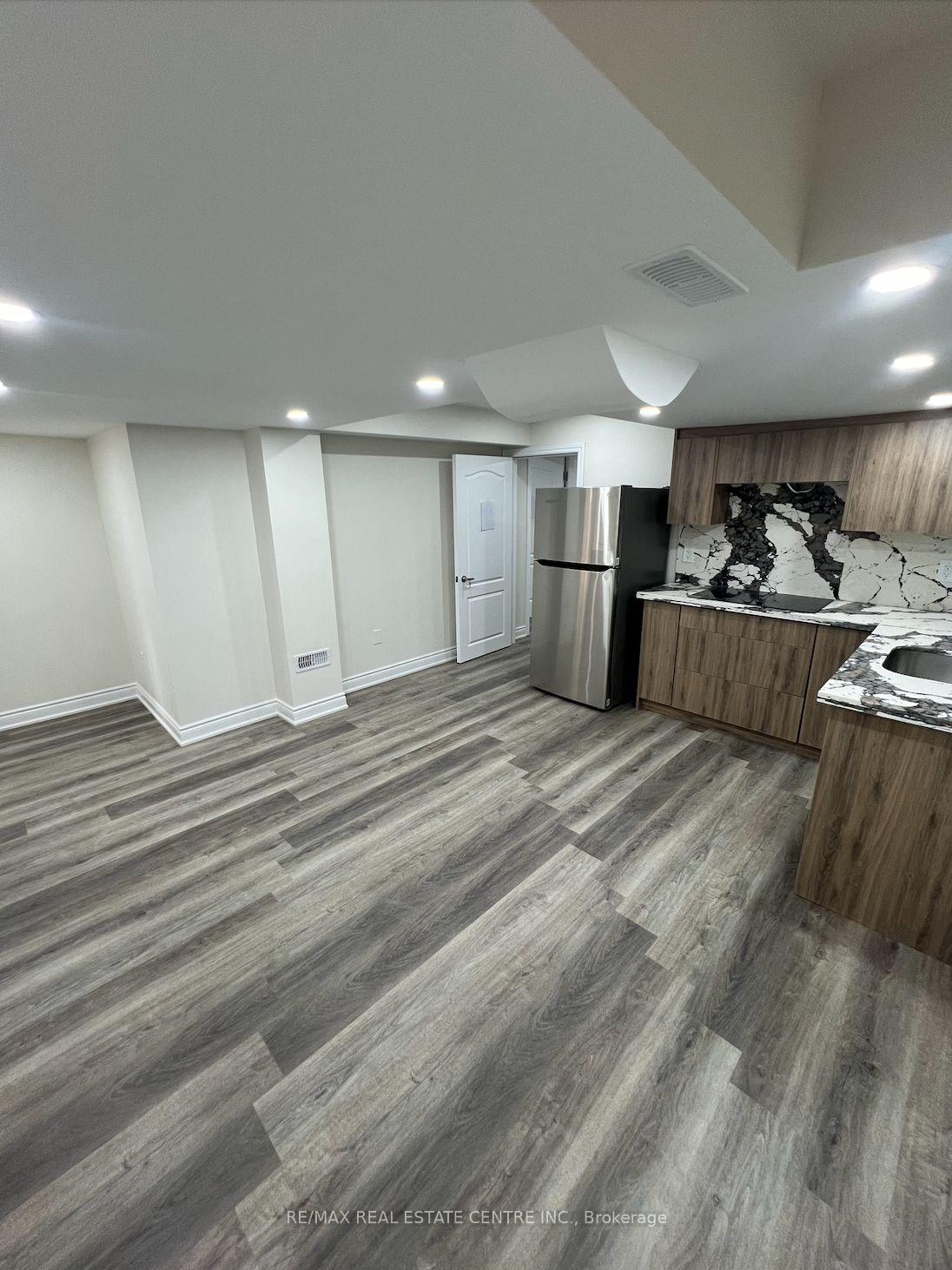 Photo 7 of Unit Unit A, 54 Mediterranean Crescent, Brampton, Bram West — HOMEH