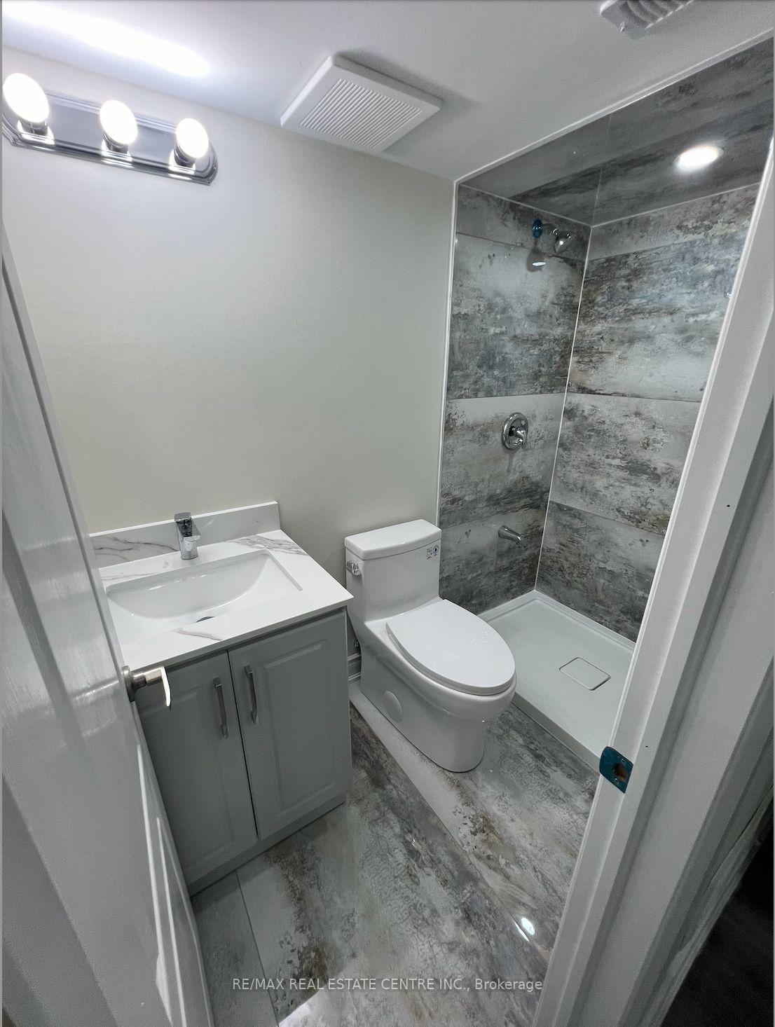 Photo 7 of Unit Unit B, 54 Mediterranean Crescent, Brampton, Bram West — HOMEH