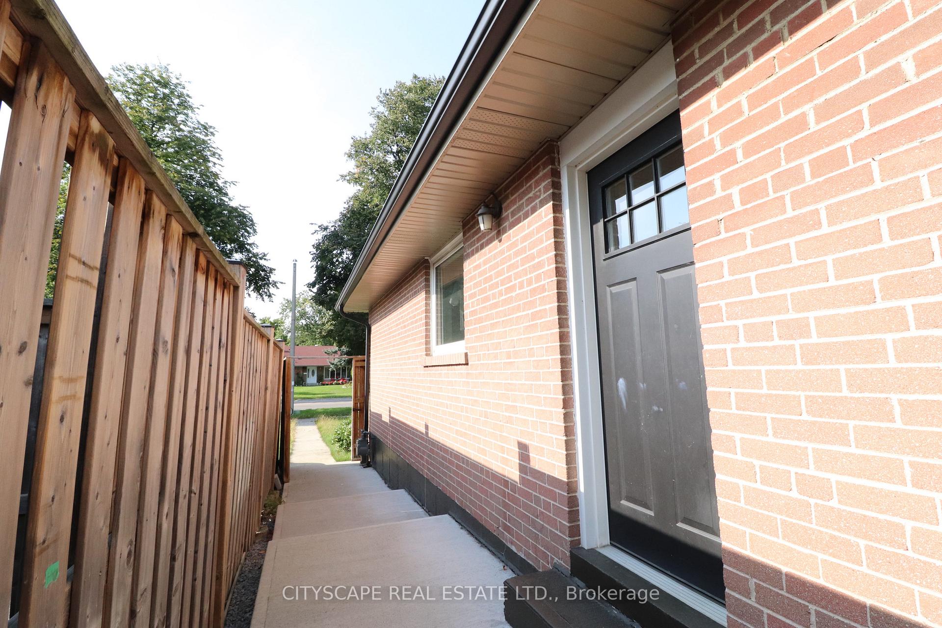 Photo 33 of Unit bsmt, 2158 Truscott Drive, Mississauga, Southdown — HOMEH