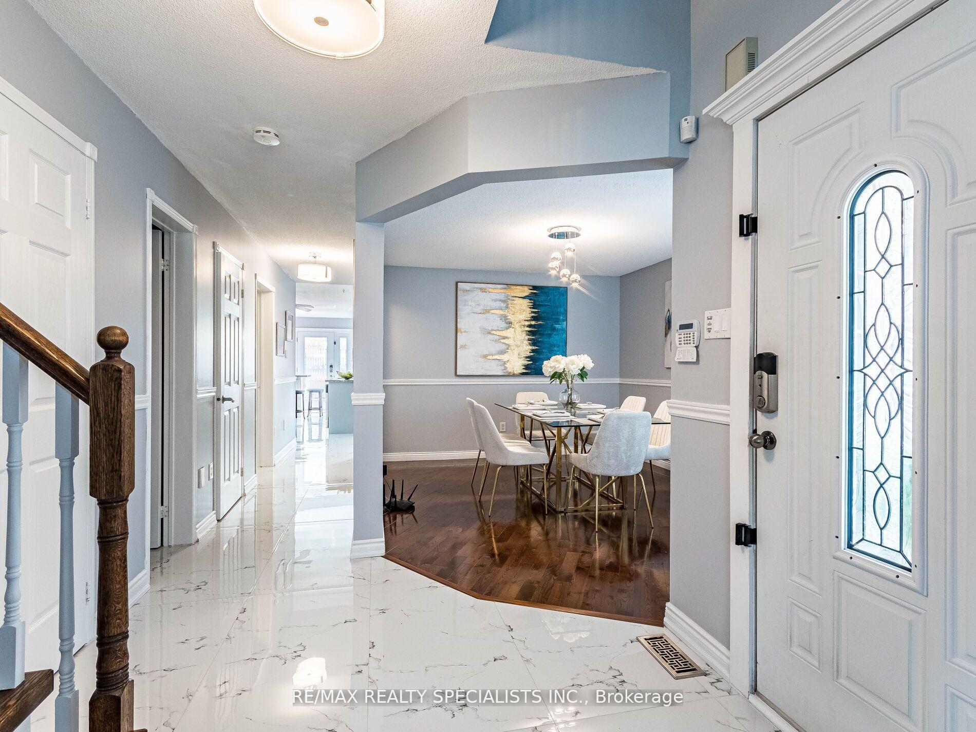 Photo 3 of 87 Porchlight Road, Brampton, Fletcher's Creek Village — HOMEH