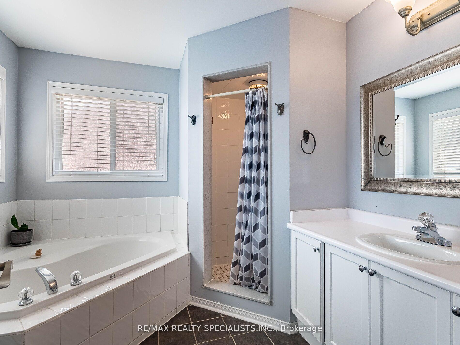 Photo 20 of 87 Porchlight Road, Brampton, Fletcher's Creek Village — HOMEH
