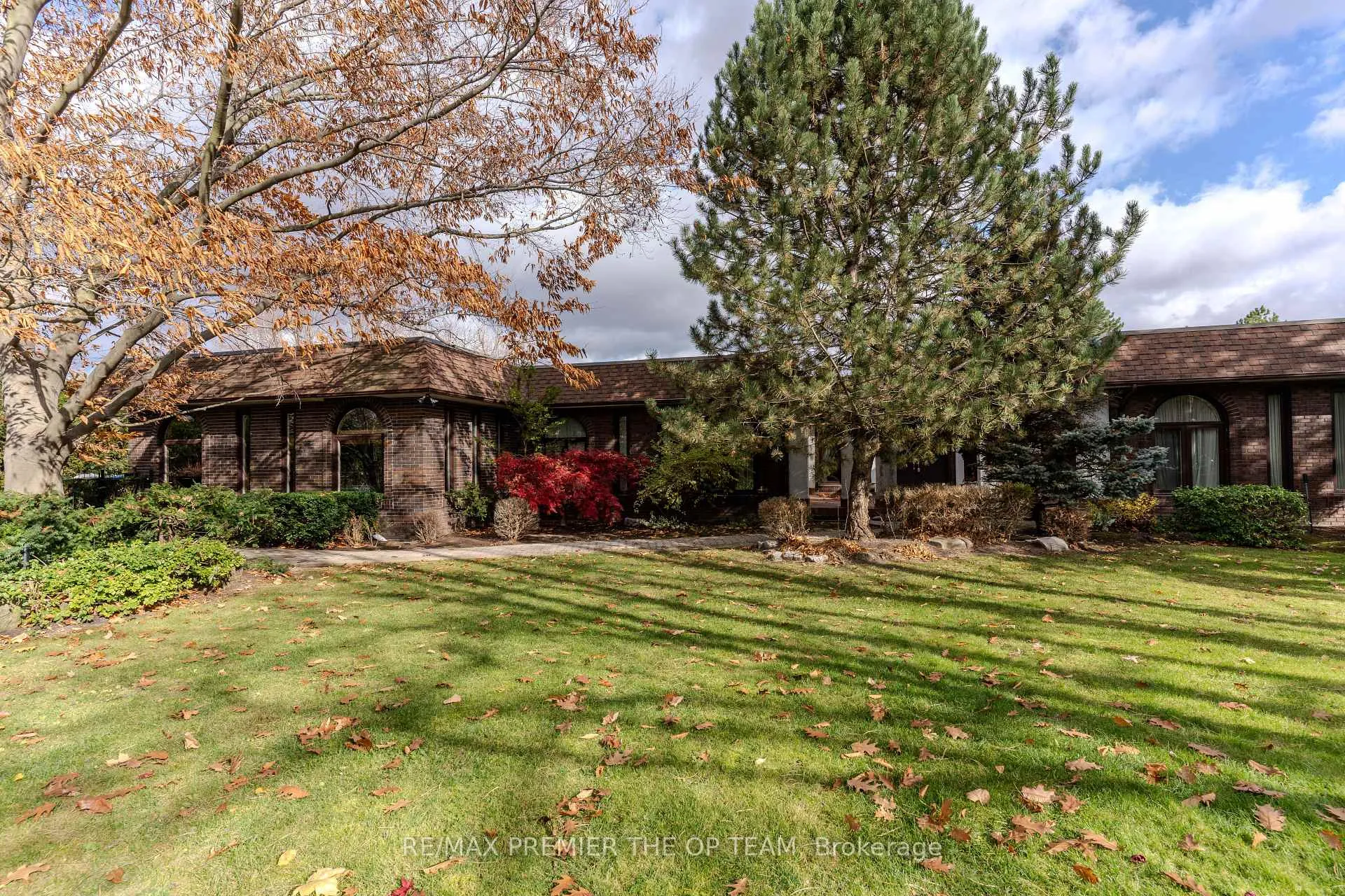Front of 261 Sylvadene Parkway