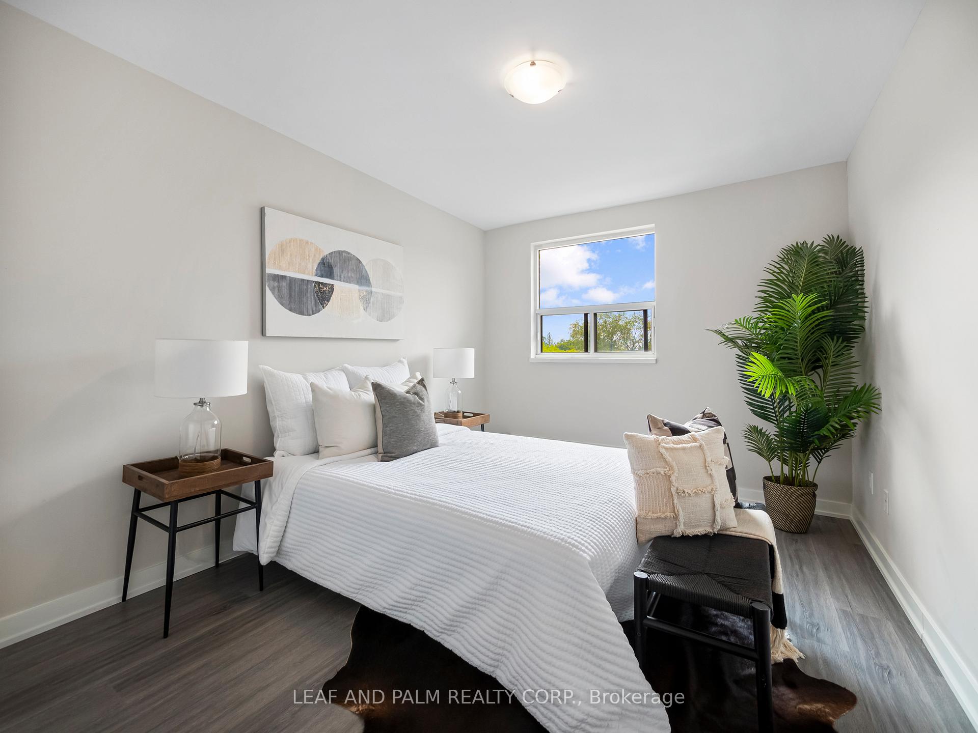Photo 1 of Unit 104, 290 The Kingsway, Etobicoke, Edenbridge-Humber Valley — HOMEH