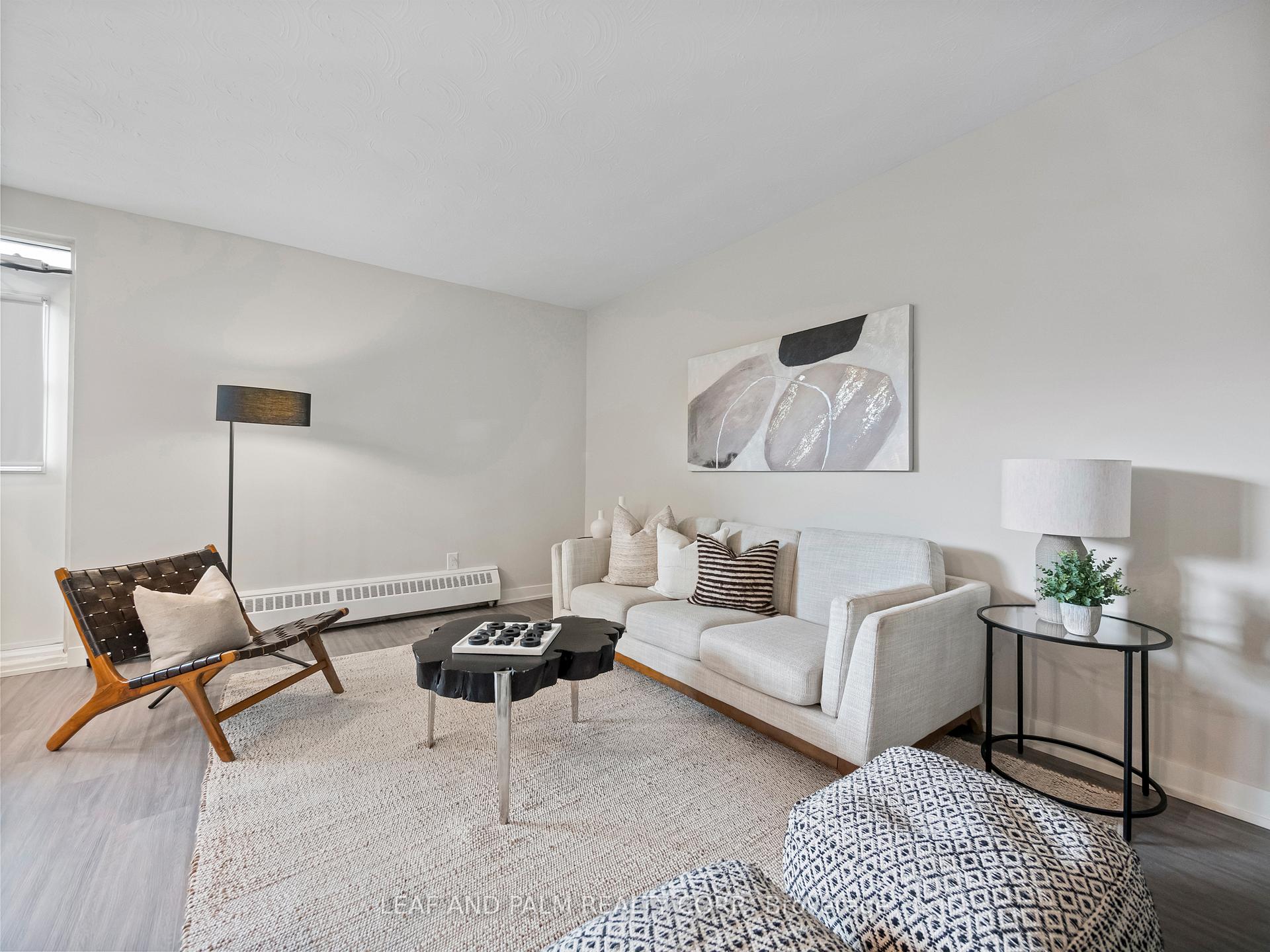 Photo 2 of Unit 104, 290 The Kingsway, Etobicoke, Edenbridge-Humber Valley — HOMEH
