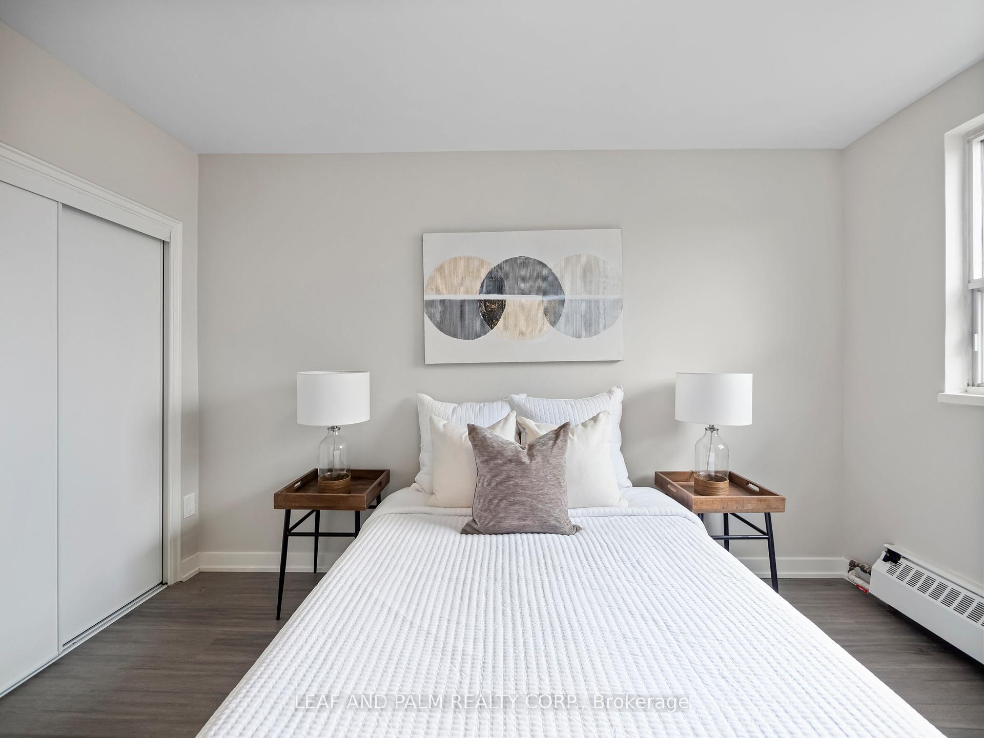 Photo 4 of Unit 104, 290 The Kingsway, Etobicoke, Edenbridge-Humber Valley — HOMEH
