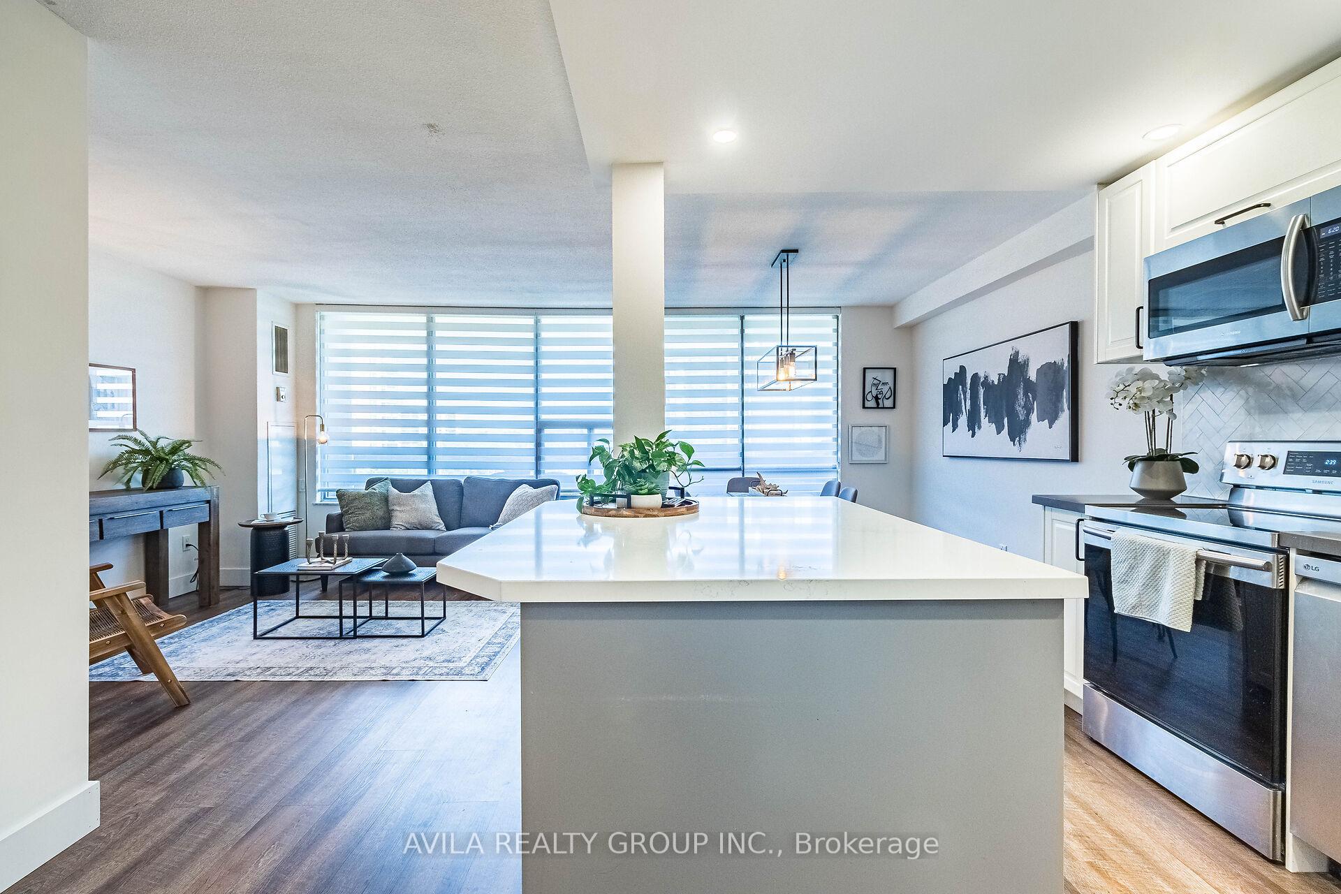 Photo 5 of Unit 815, 11 Wincott Drive, Etobicoke, Kingsview Village-The Westway — HOMEH