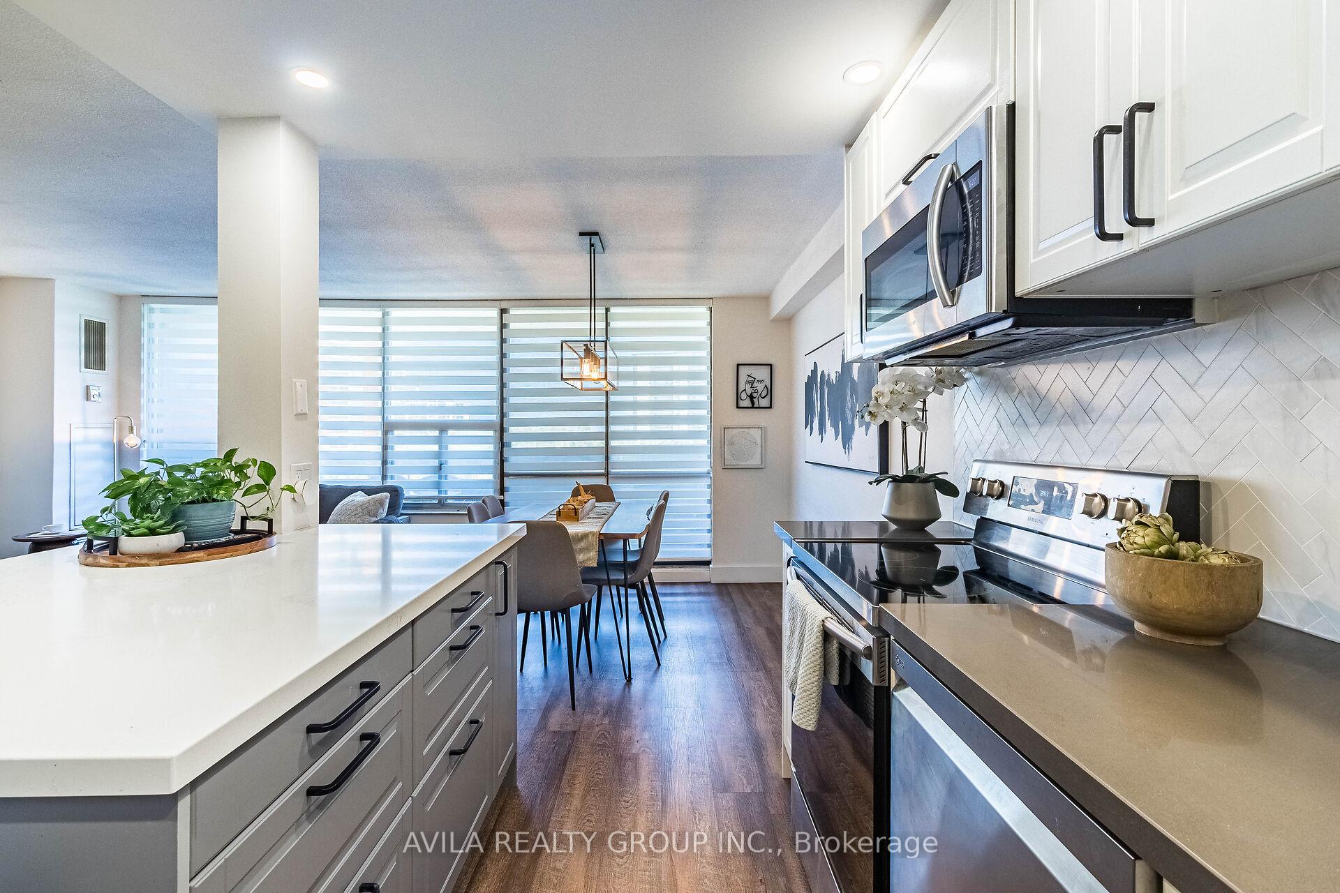 Photo 9 of Unit 815, 11 Wincott Drive, Etobicoke, Kingsview Village-The Westway — HOMEH