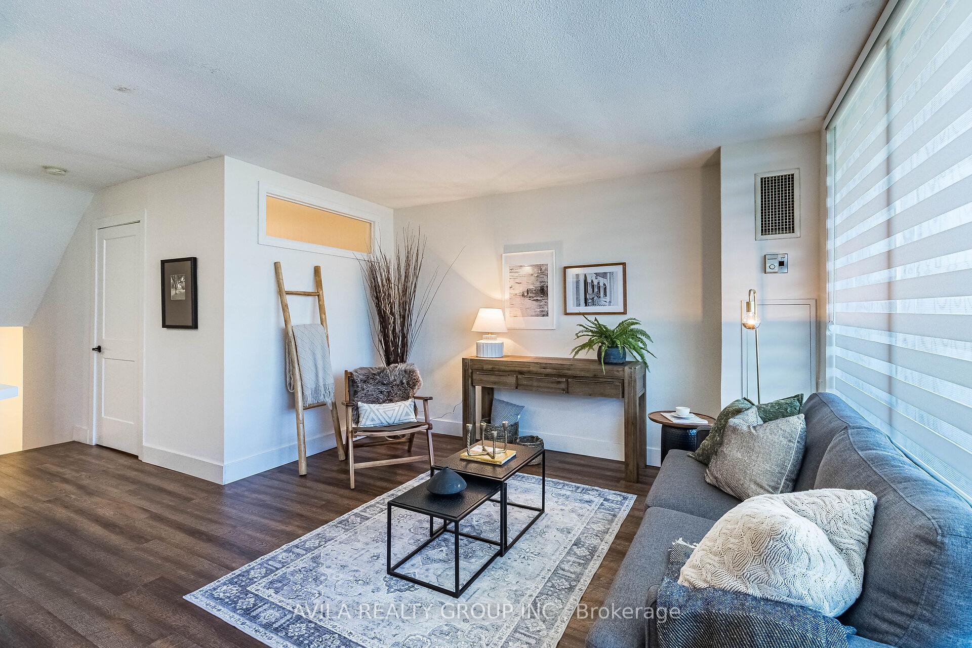 Photo 13 of Unit 815, 11 Wincott Drive, Etobicoke, Kingsview Village-The Westway — HOMEH