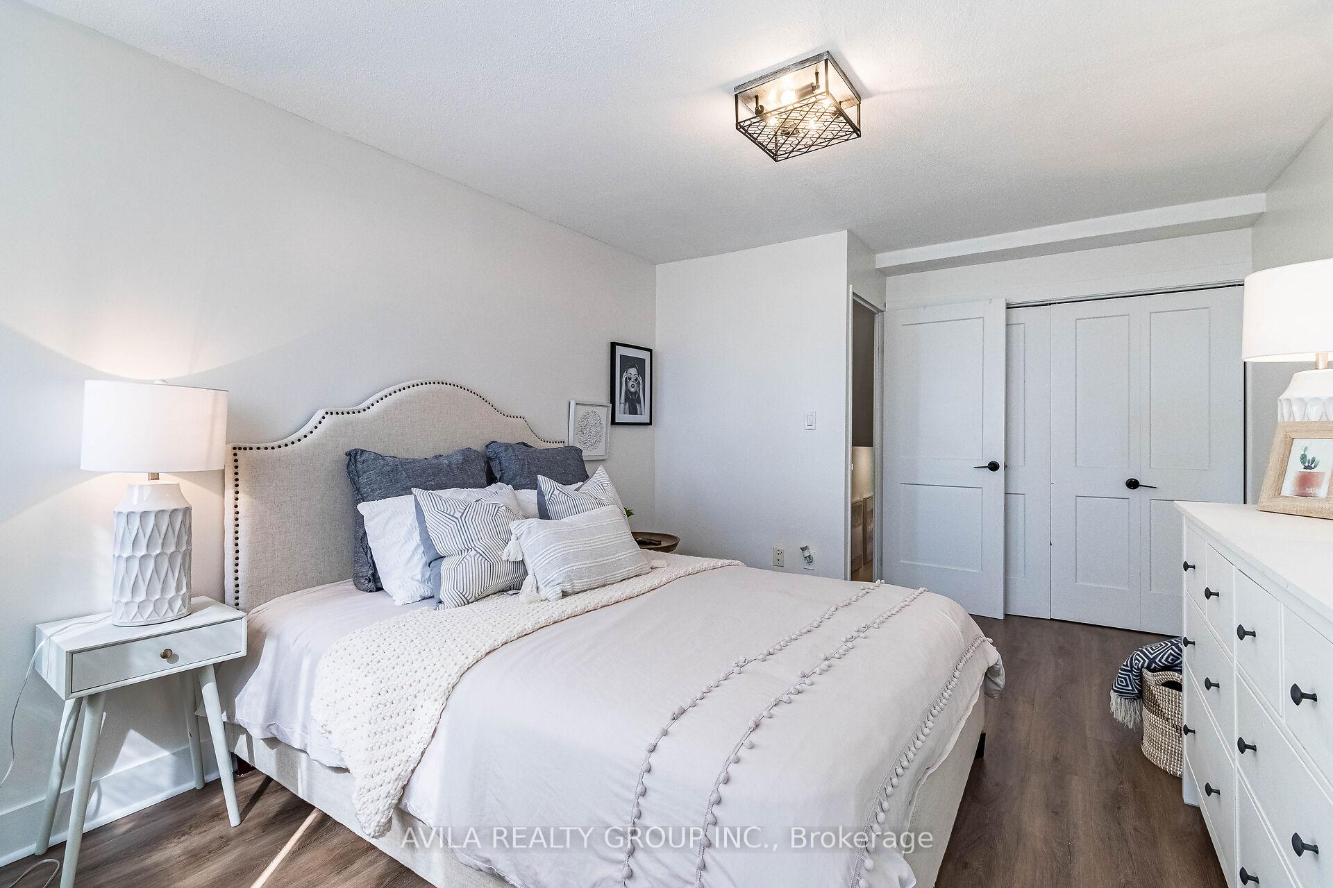 Photo 23 of Unit 815, 11 Wincott Drive, Etobicoke, Kingsview Village-The Westway — HOMEH