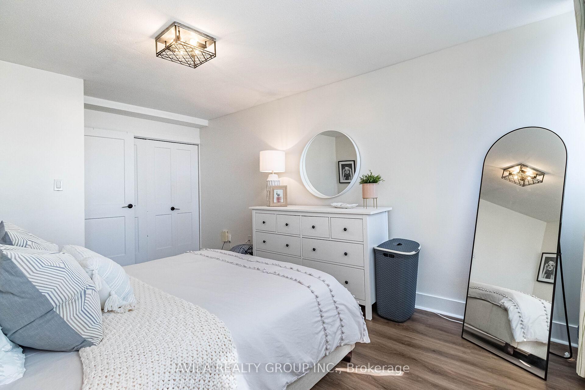 Photo 24 of Unit 815, 11 Wincott Drive, Etobicoke, Kingsview Village-The Westway — HOMEH