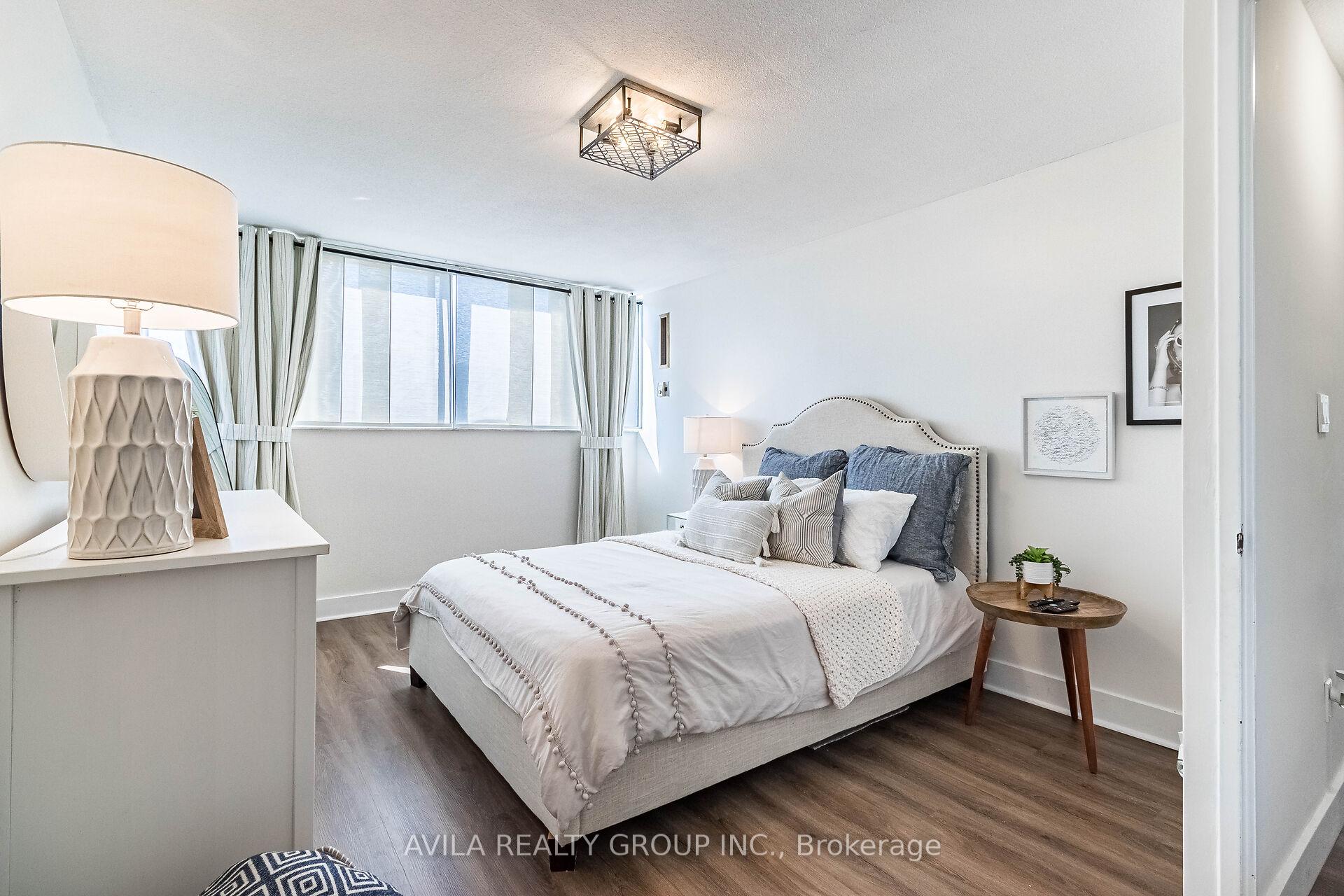 Photo 25 of Unit 815, 11 Wincott Drive, Etobicoke, Kingsview Village-The Westway — HOMEH
