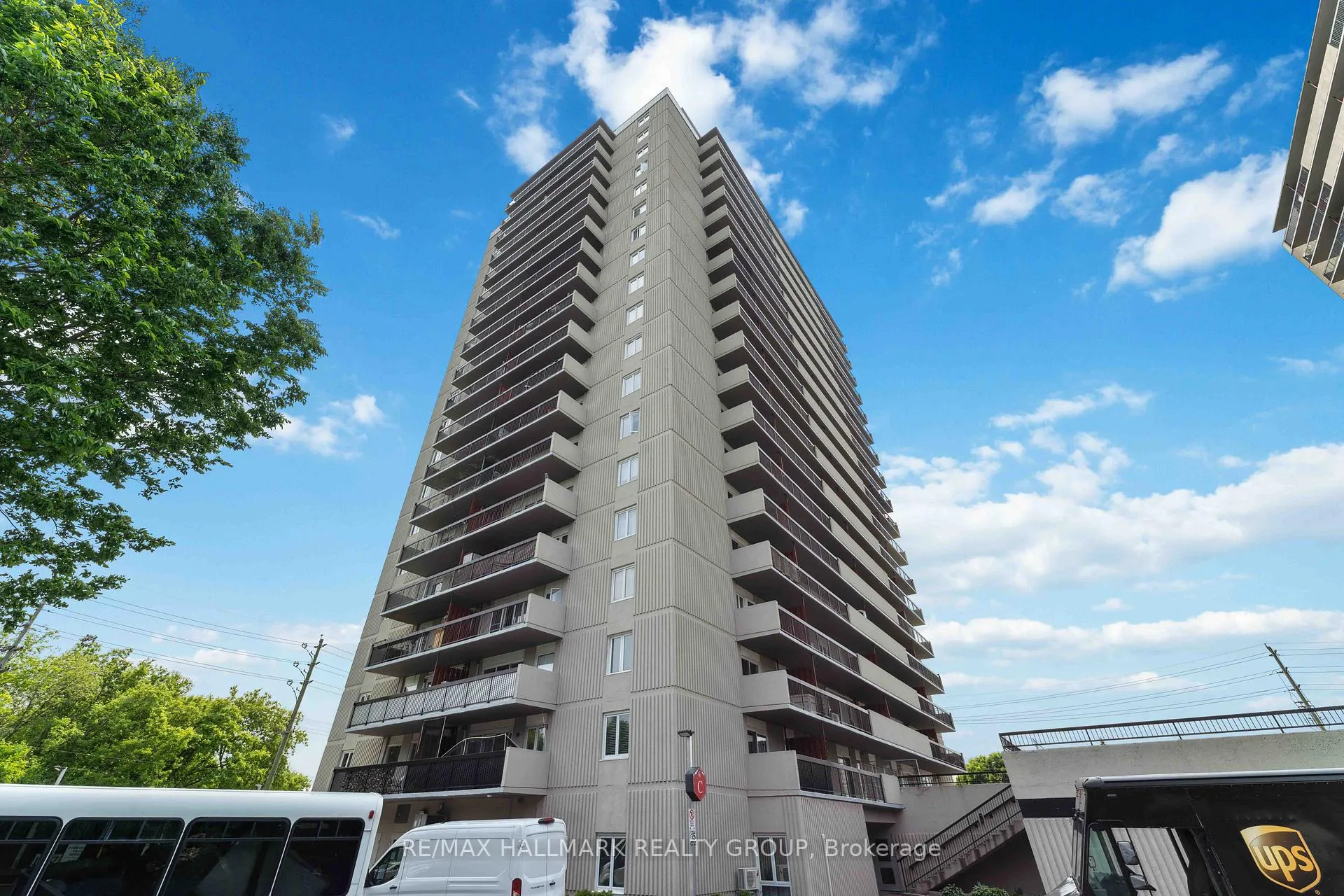 Photo 1 of 158c Mcarthur Avenue S, Ottawa, Vanier — HOMEH
