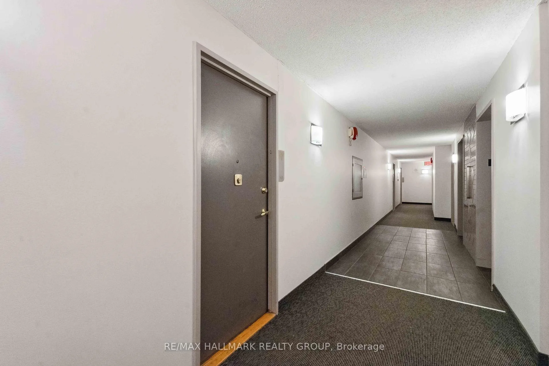 Photo 3 of 158c Mcarthur Avenue S, Ottawa, Vanier — HOMEH