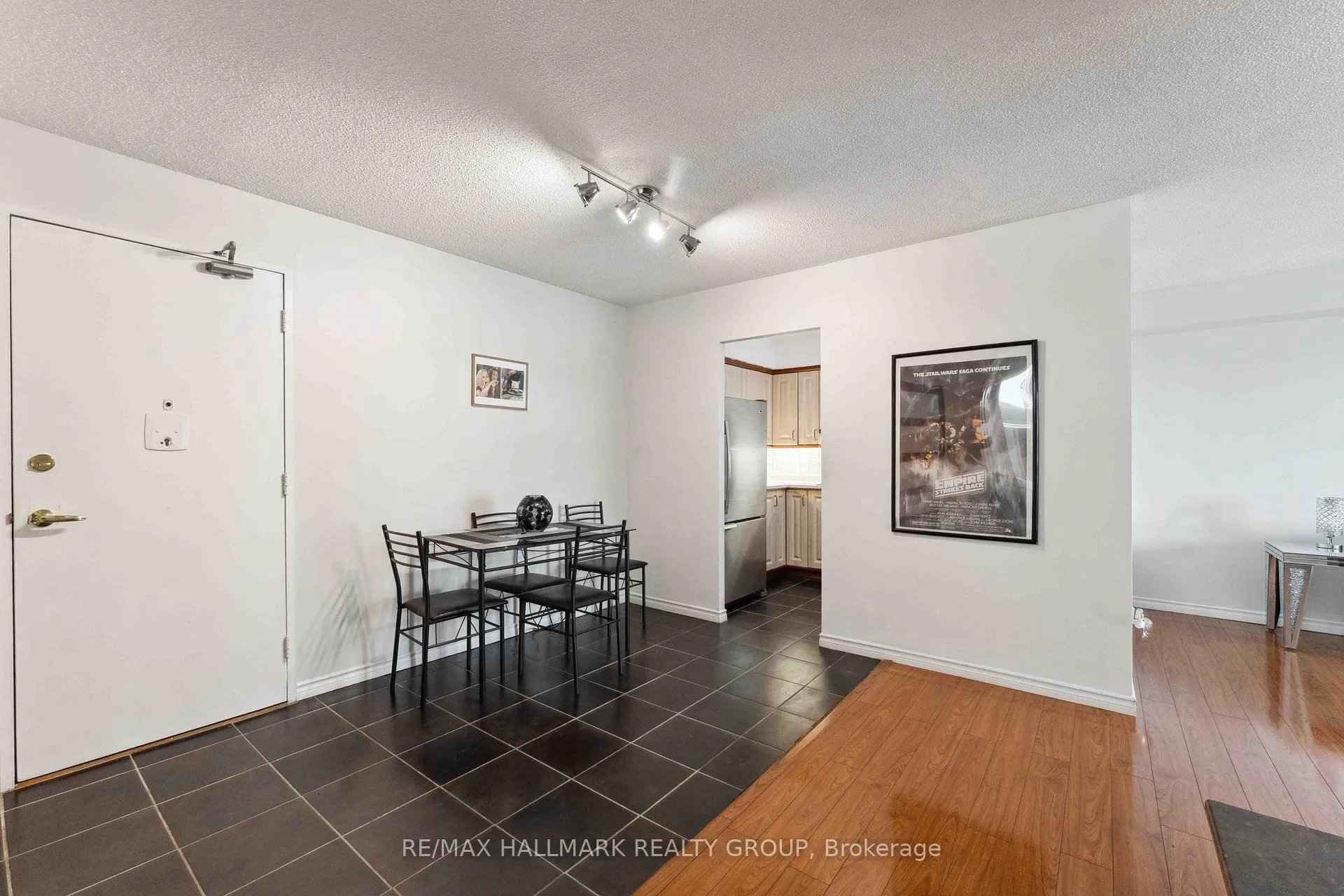 Photo 5 of 158c Mcarthur Avenue S, Ottawa, Vanier — HOMEH