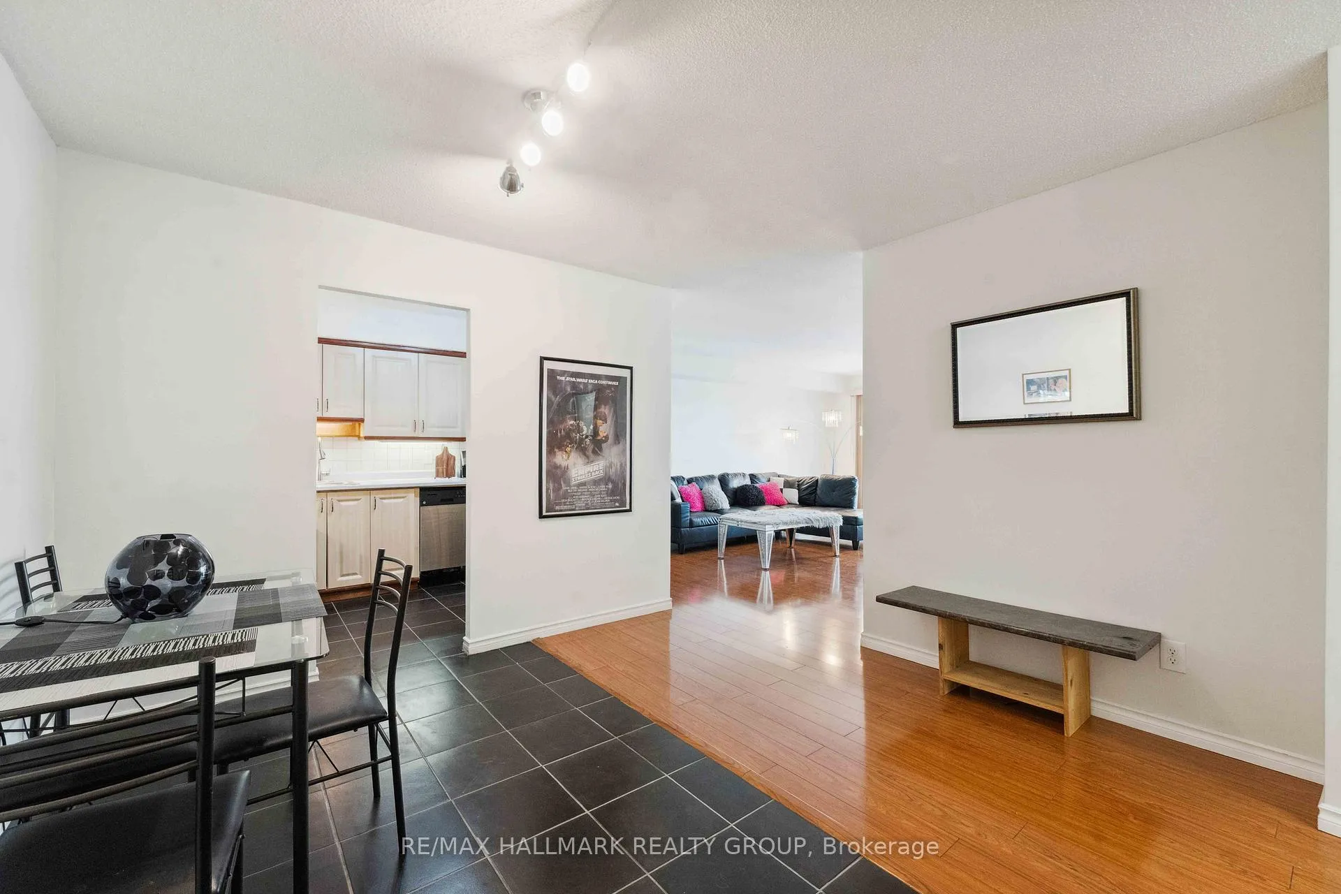 Photo 6 of 158c Mcarthur Avenue S, Ottawa, Vanier — HOMEH
