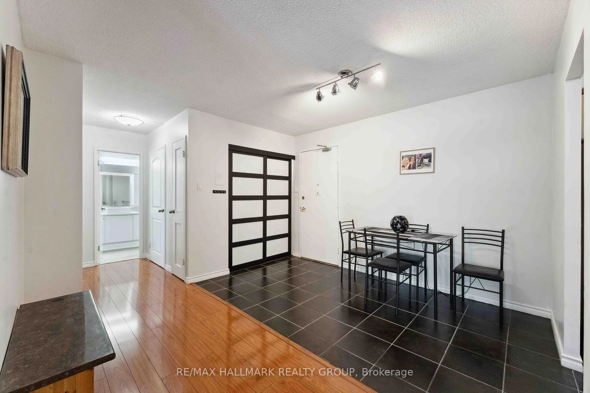 Photo 7 of 158c Mcarthur Avenue S, Ottawa, Vanier — HOMEH