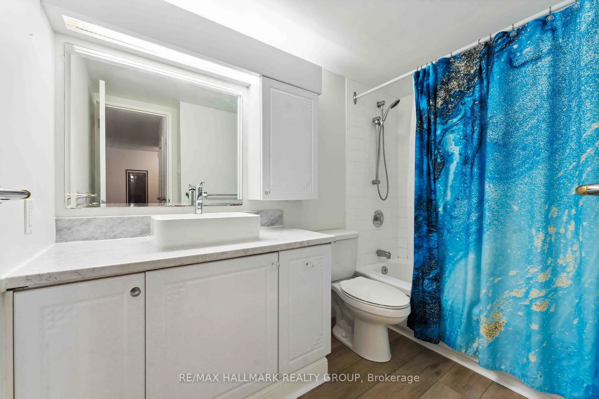 Photo 18 of 158c Mcarthur Avenue S, Ottawa, Vanier — HOMEH