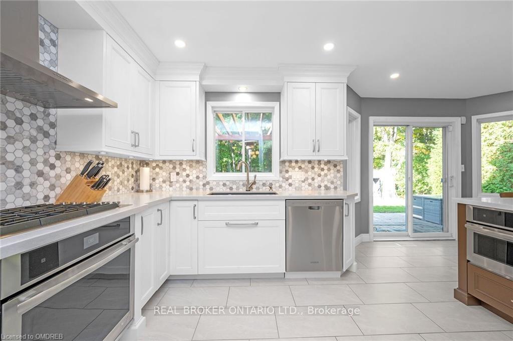 Photo 8 of 4184 Bianca Forest Drive, Burlington, Tansley — HOMEH