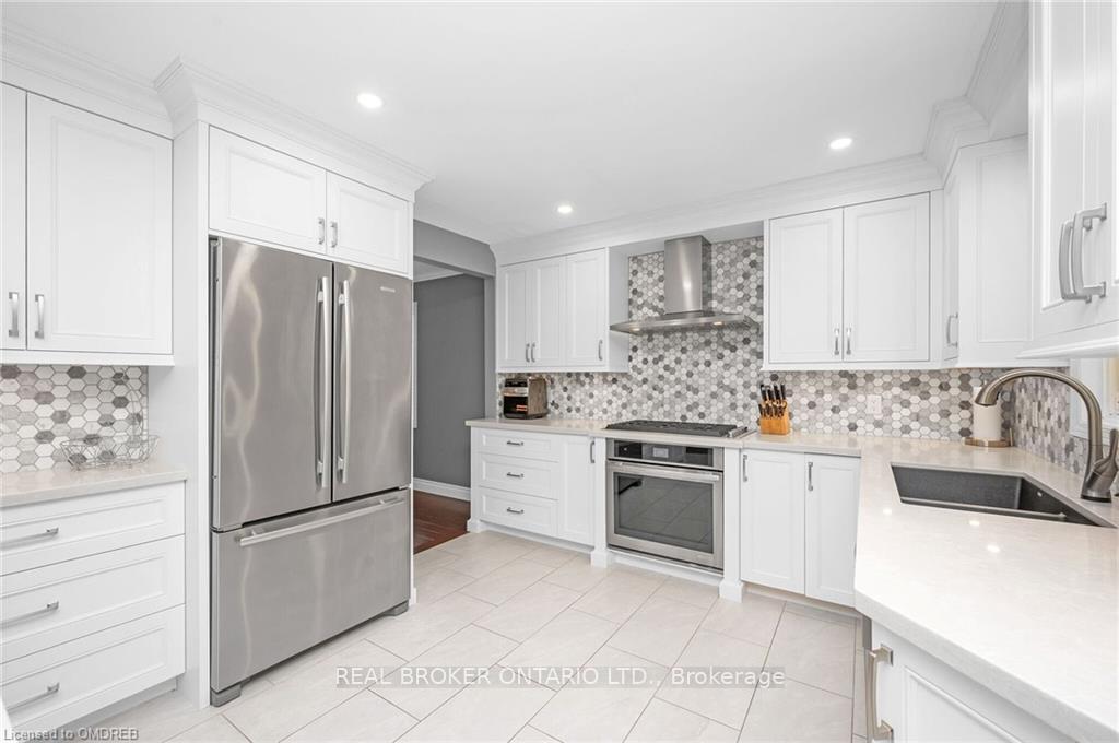 Photo 9 of 4184 Bianca Forest Drive, Burlington, Tansley — HOMEH