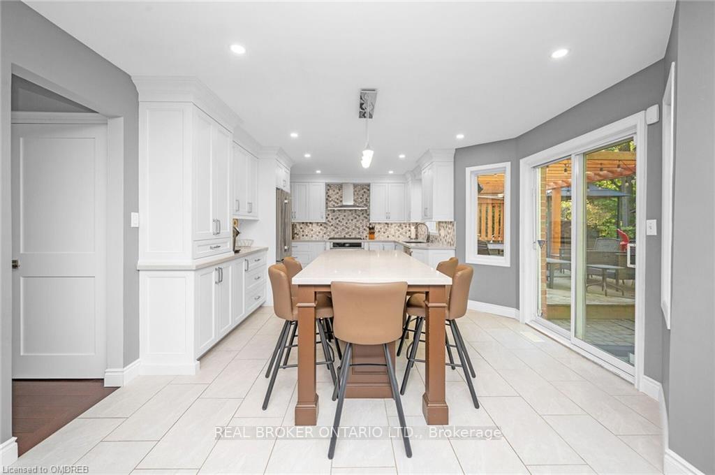 Photo 10 of 4184 Bianca Forest Drive, Burlington, Tansley — HOMEH