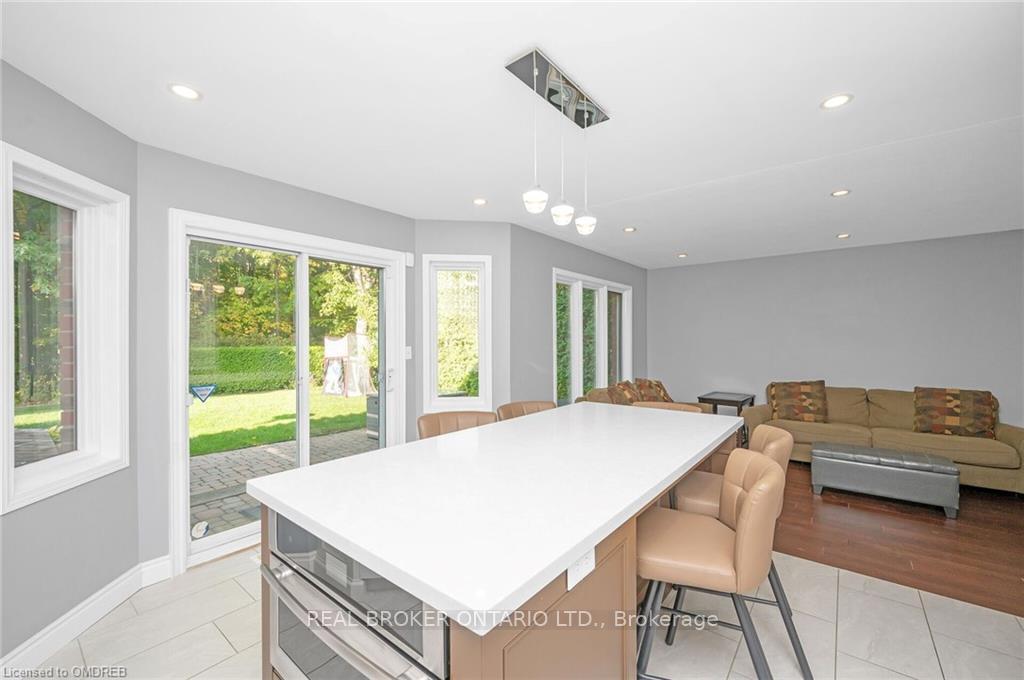 Photo 11 of 4184 Bianca Forest Drive, Burlington, Tansley — HOMEH