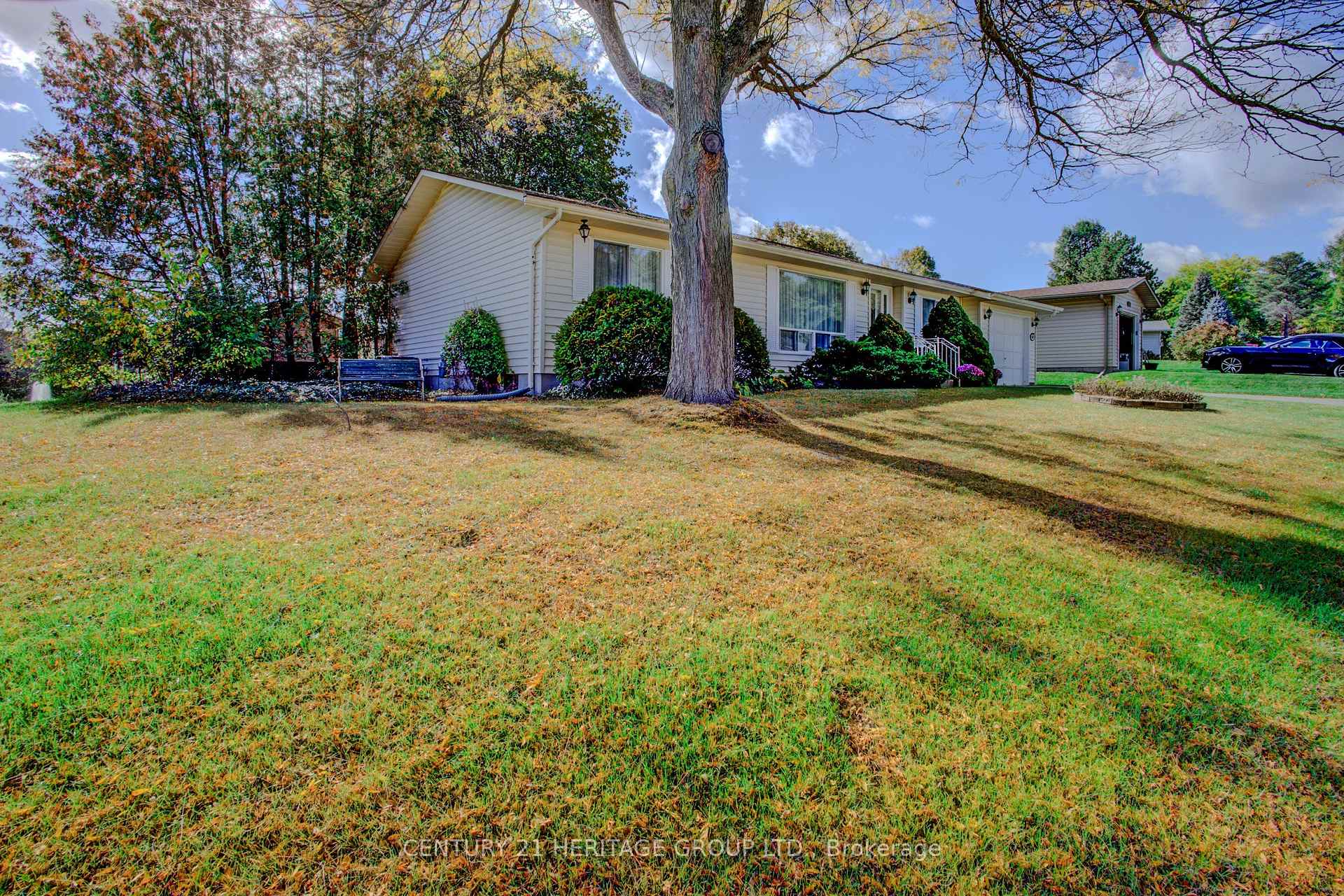 Photo 3 of 60 Tecumseth Pines Drive, New Tecumseth, Rural New Tecumseth — HOMEH