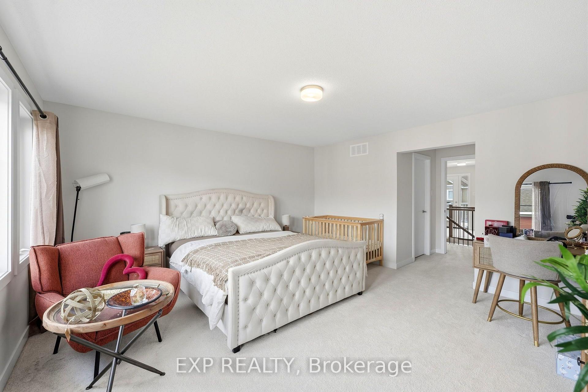 Photo 15 of 104 Hackamore Crescent, Ottawa, Richmond — HOMEH