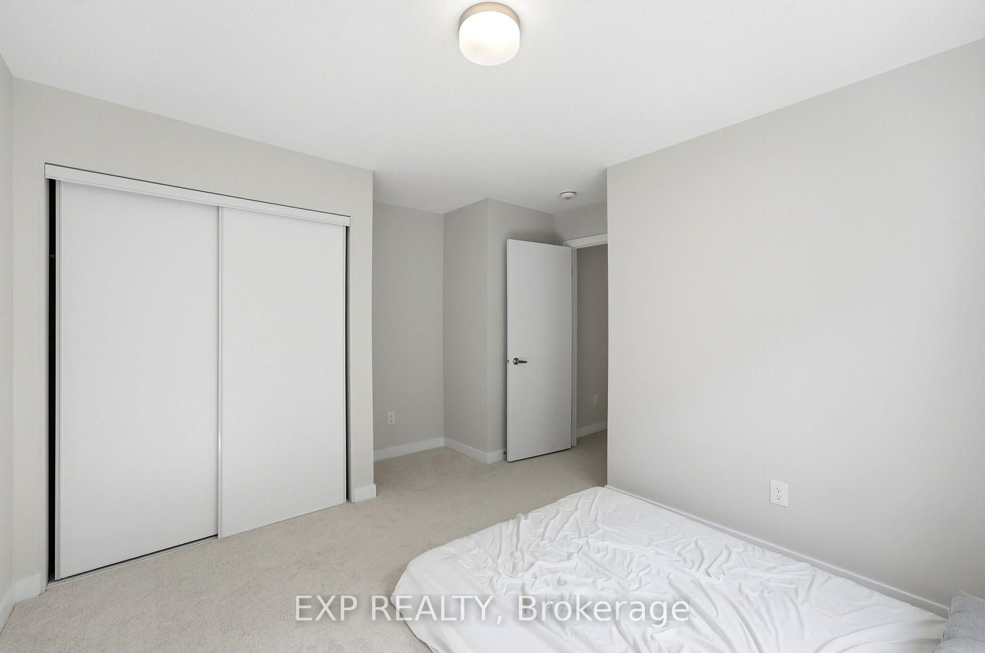 Photo 21 of 104 Hackamore Crescent, Ottawa, Richmond — HOMEH