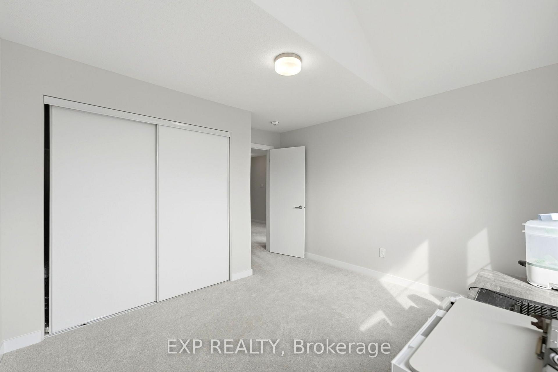 Photo 23 of 104 Hackamore Crescent, Ottawa, Richmond — HOMEH