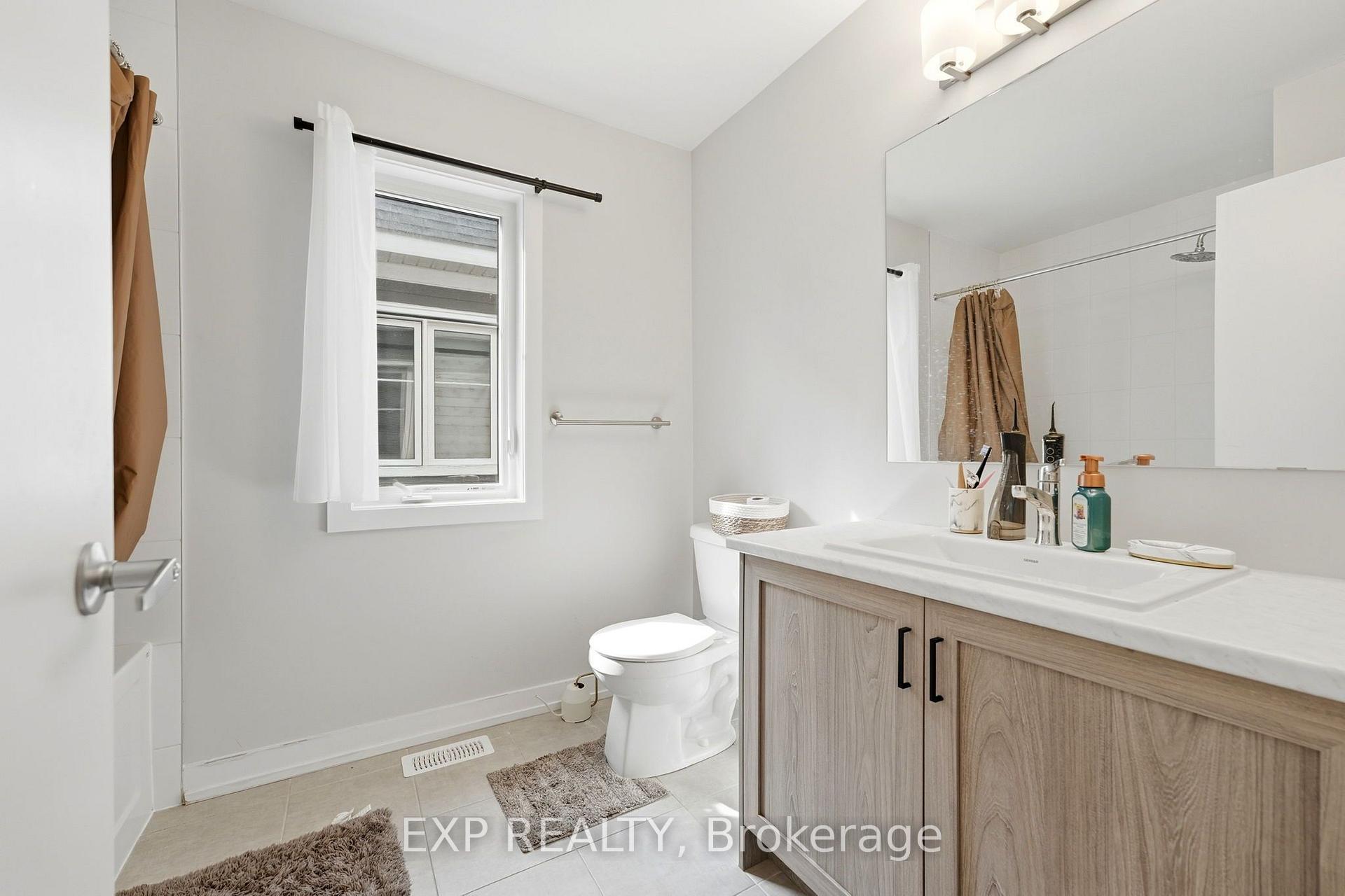 Photo 24 of 104 Hackamore Crescent, Ottawa, Richmond — HOMEH